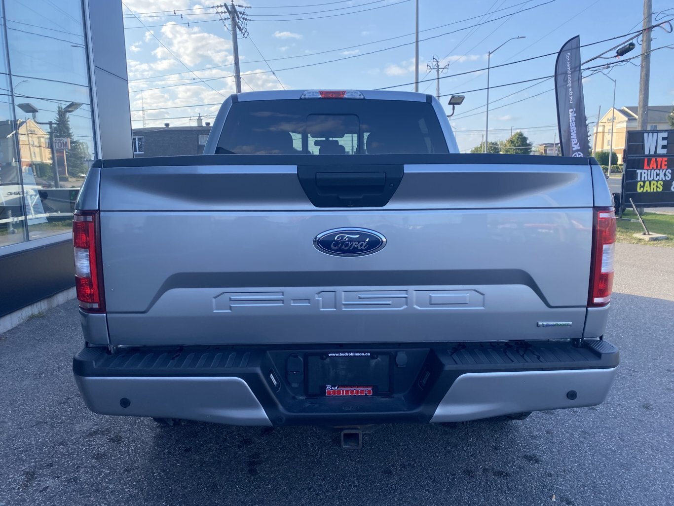 2020 FORD F 150 XLT 4X4 SUPER CREW SPORT WITH HEATED SEATS, REAR VIEW CAMERA AND NAVIGATION!!