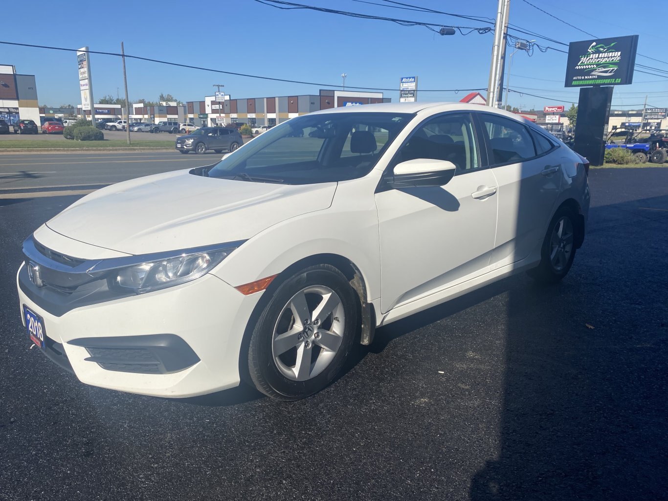 2018 HONDA CIVIC LX FWD WITH HEATED SEATS AND REAR VIEW CAMERA!!