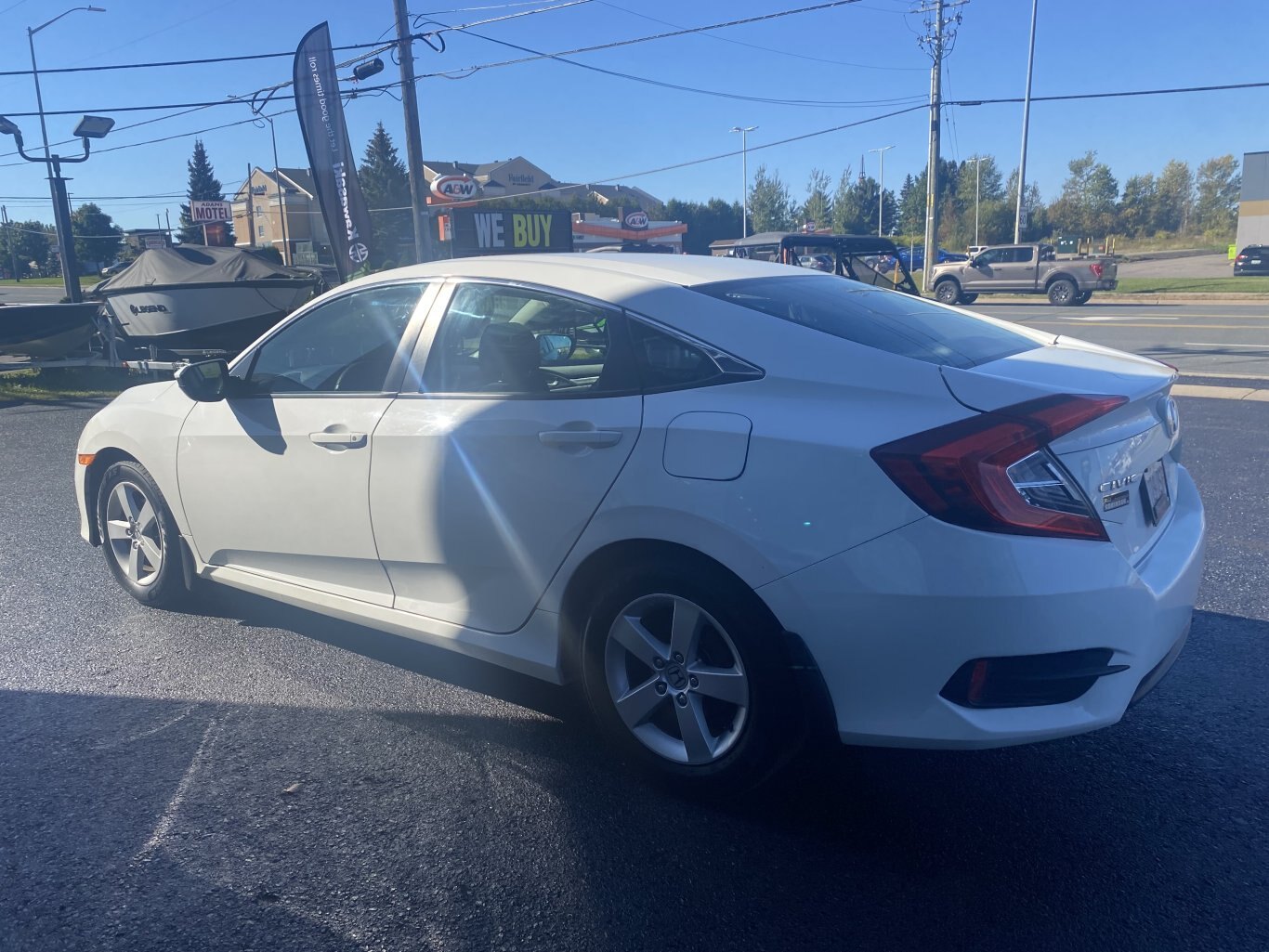 2018 HONDA CIVIC LX FWD WITH HEATED SEATS AND REAR VIEW CAMERA!!