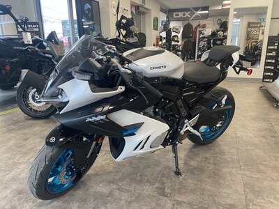 2025 CFMOTO 675SS Nebula White ( INSTOCK )