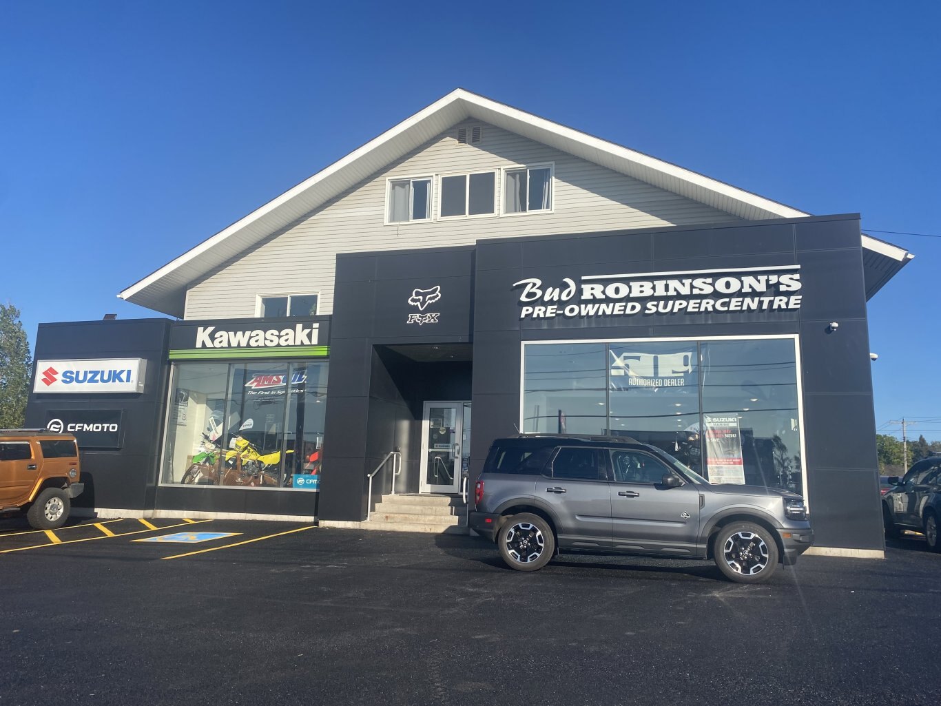 2022 FORD BRONCO SPORT OUTER BANKS 4X4 WITH SUNROOF, HEATED SEATS, REAR-VIEW CAMERA AND NAVIGATION!!