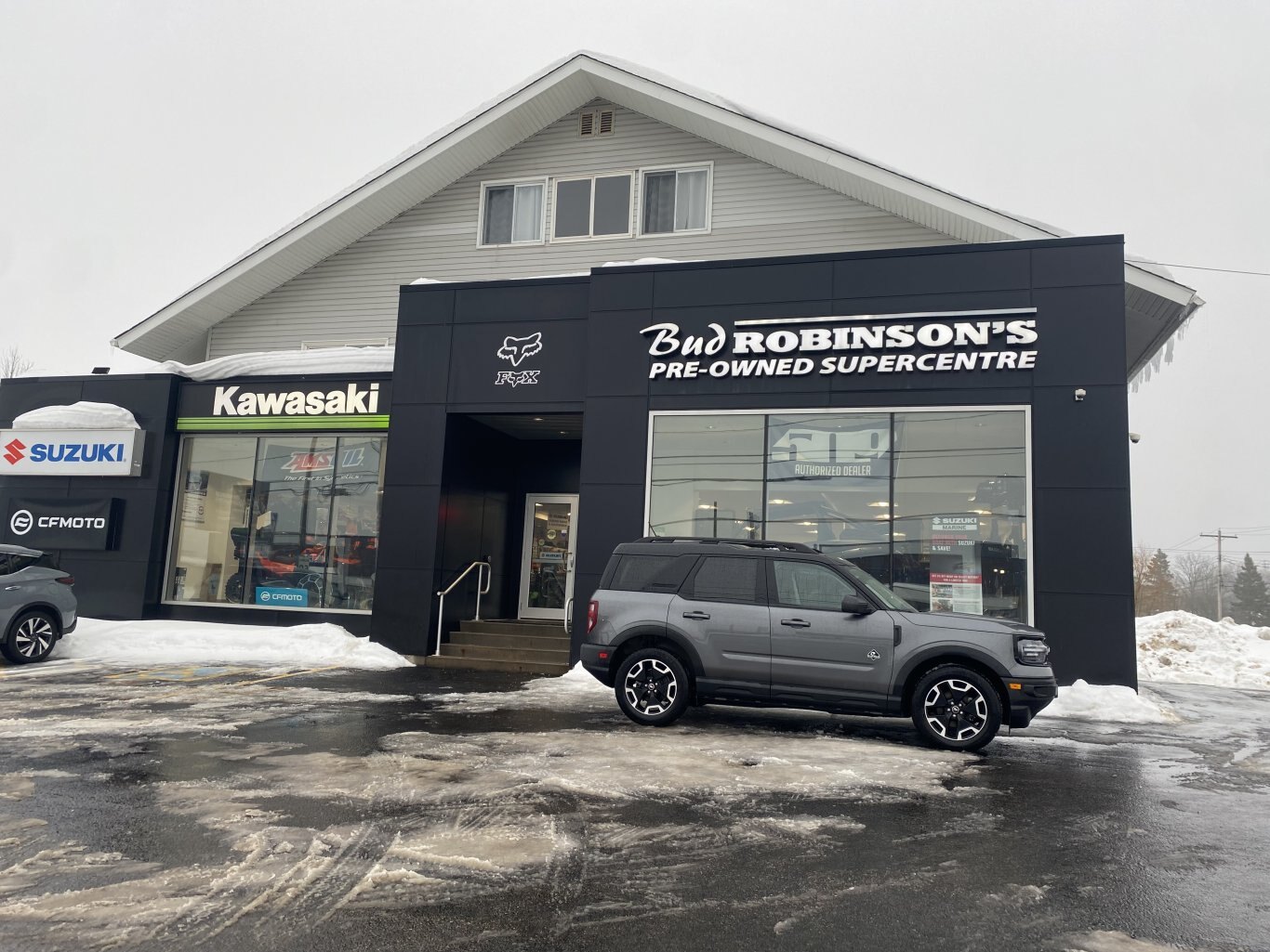 2022 FORD BRONCO SPORT OUTER BANKS 4X4 WITH SUNROOF, REMOTE START, HEATED SEATS, REAR-VIEW CAMERA AND NAVIGATION!!