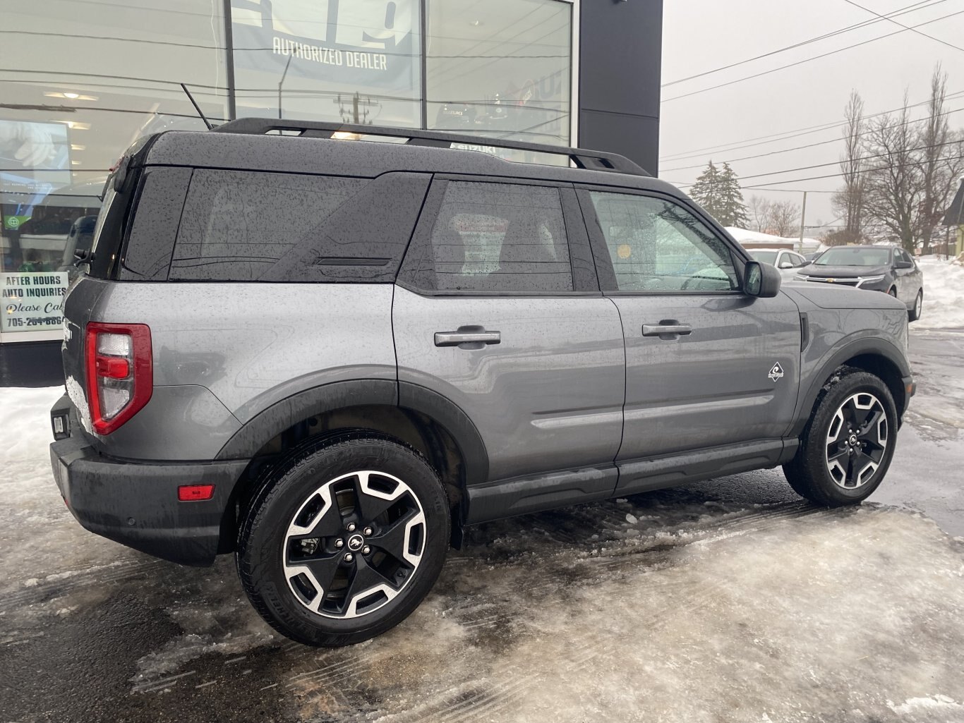 2022 FORD BRONCO SPORT OUTER BANKS 4X4 WITH SUNROOF, REMOTE START, HEATED SEATS, REAR VIEW CAMERA AND NAVIGATION!!