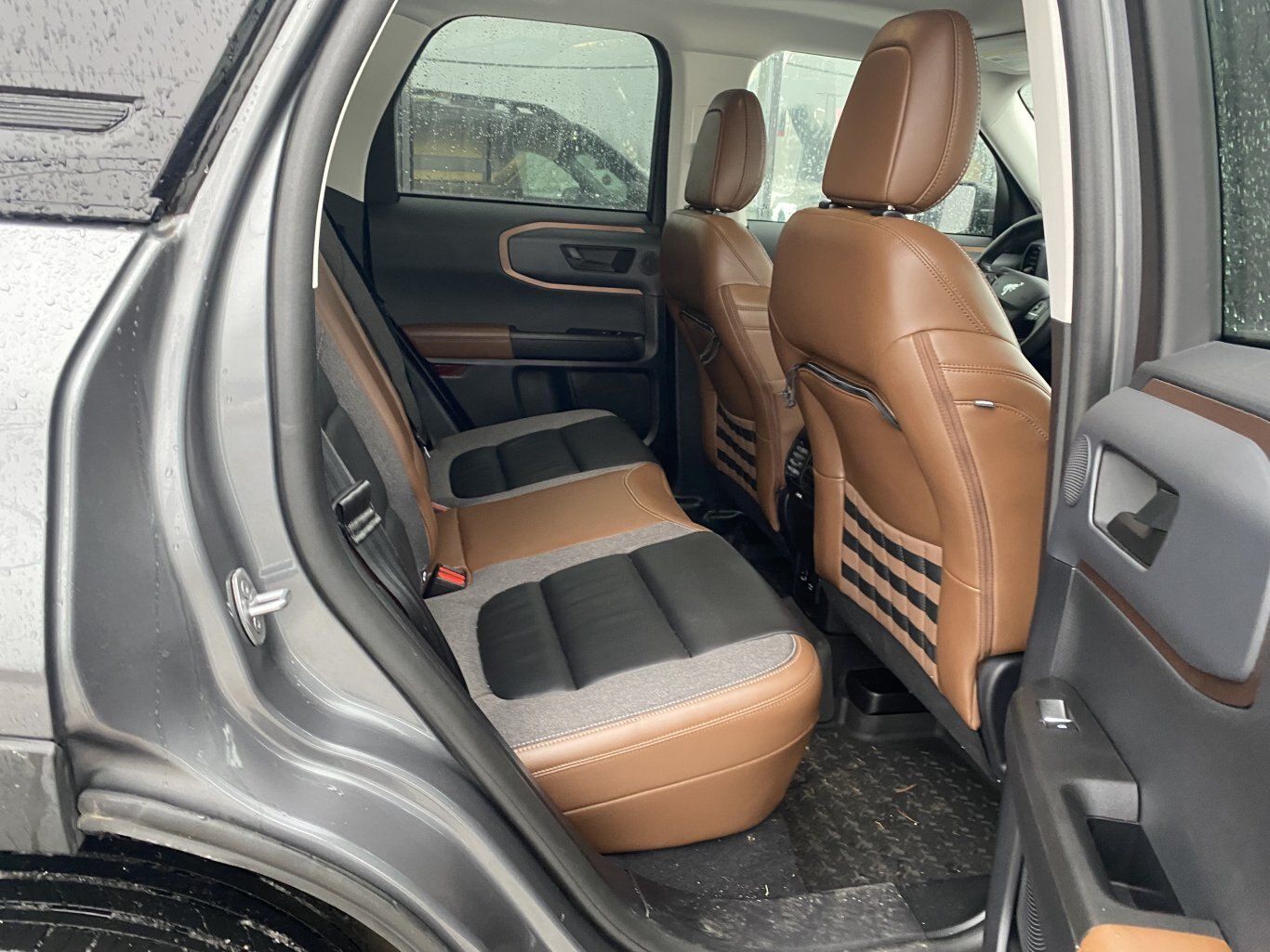 2022 FORD BRONCO SPORT OUTER BANKS 4X4 WITH SUNROOF, REMOTE START, HEATED SEATS, REAR VIEW CAMERA AND NAVIGATION!!