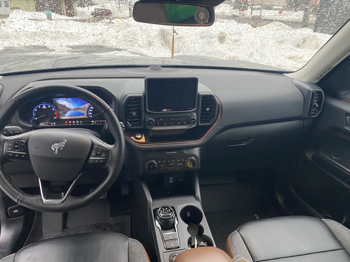 2022 FORD BRONCO SPORT OUTER BANKS 4X4 WITH SUNROOF, REMOTE START, HEATED SEATS, REAR VIEW CAMERA AND NAVIGATION!!