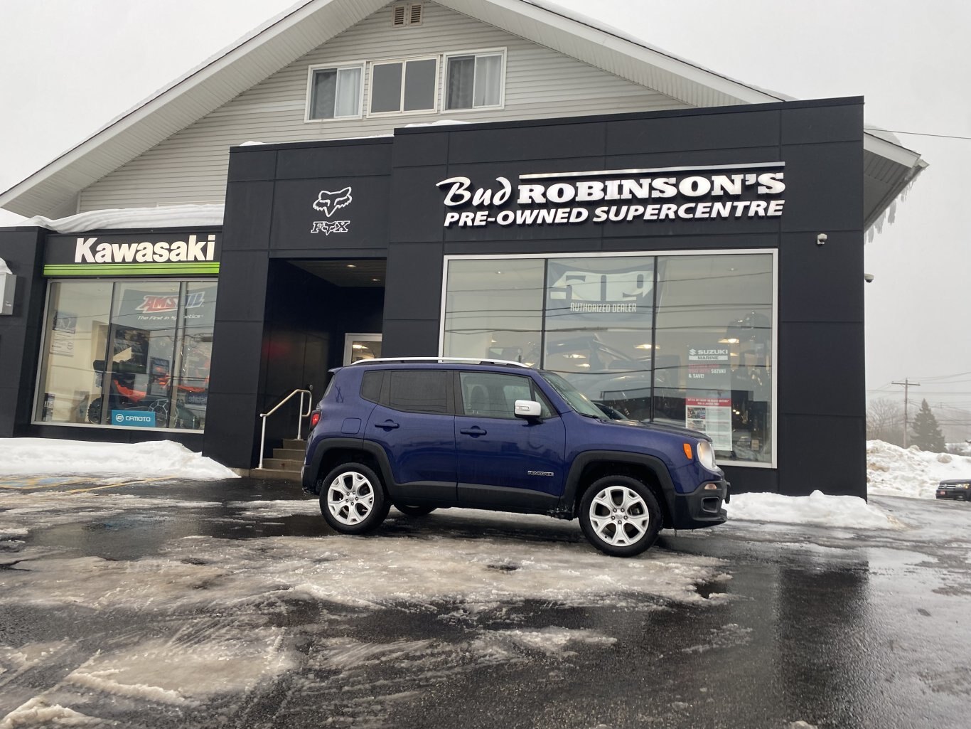 2017 JEEP RENEGADE LIMITED 4X4 WITH LEATHER SEATS, HEATED SEATS, HEATED STEERING WHEEL, REAR-VIEW CAMERA AND NAVIGATION!!