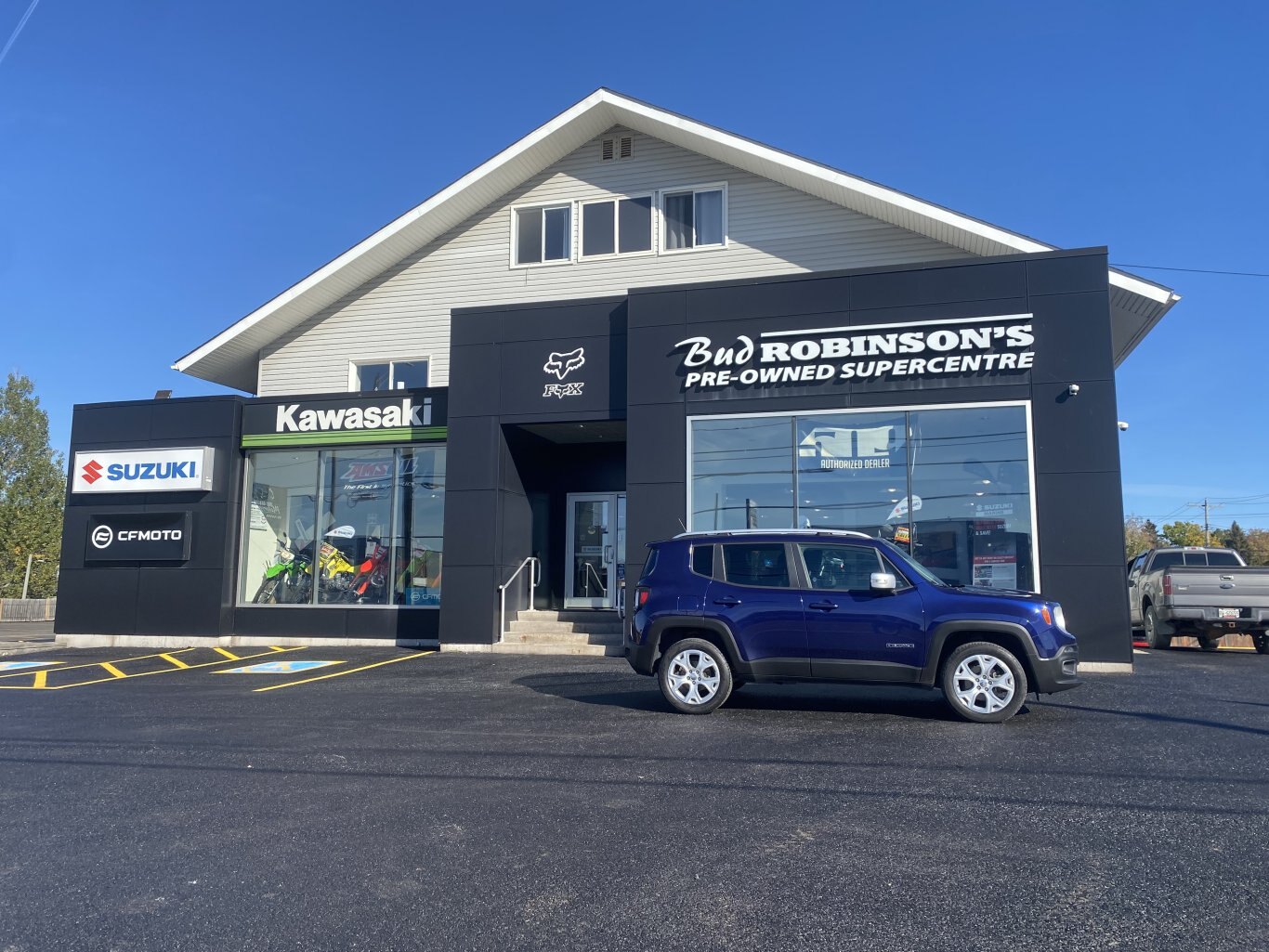 2017 JEEP RENEGADE LIMITED 4X4 WITH LEATHER SEATS, HEATED SEATS, HEATED STEERING WHEEL, REAR-VIEW CAMERA AND NAVIGATION!!