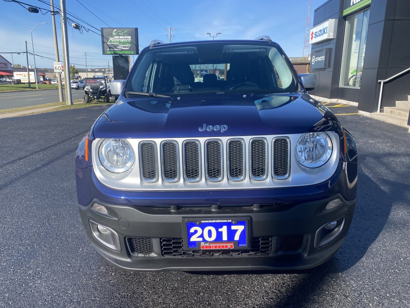 2017 JEEP RENEGADE LIMITED 4X4 WITH LEATHER SEATS, HEATED SEATS, HEATED STEERING WHEEL, REAR VIEW CAMERA AND NAVIGATION!!