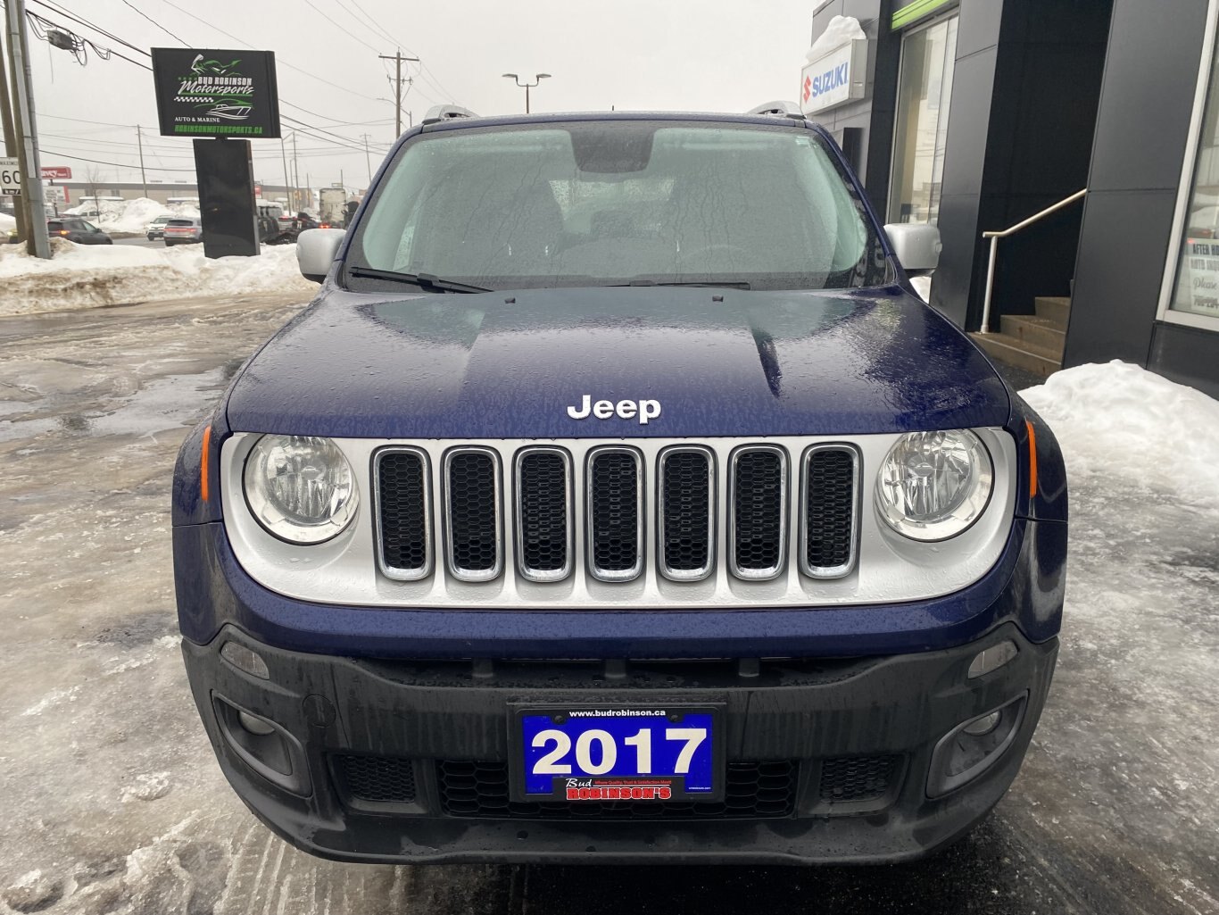 2017 JEEP RENEGADE LIMITED 4X4 WITH LEATHER SEATS, HEATED SEATS, HEATED STEERING WHEEL, REAR VIEW CAMERA AND NAVIGATION!!