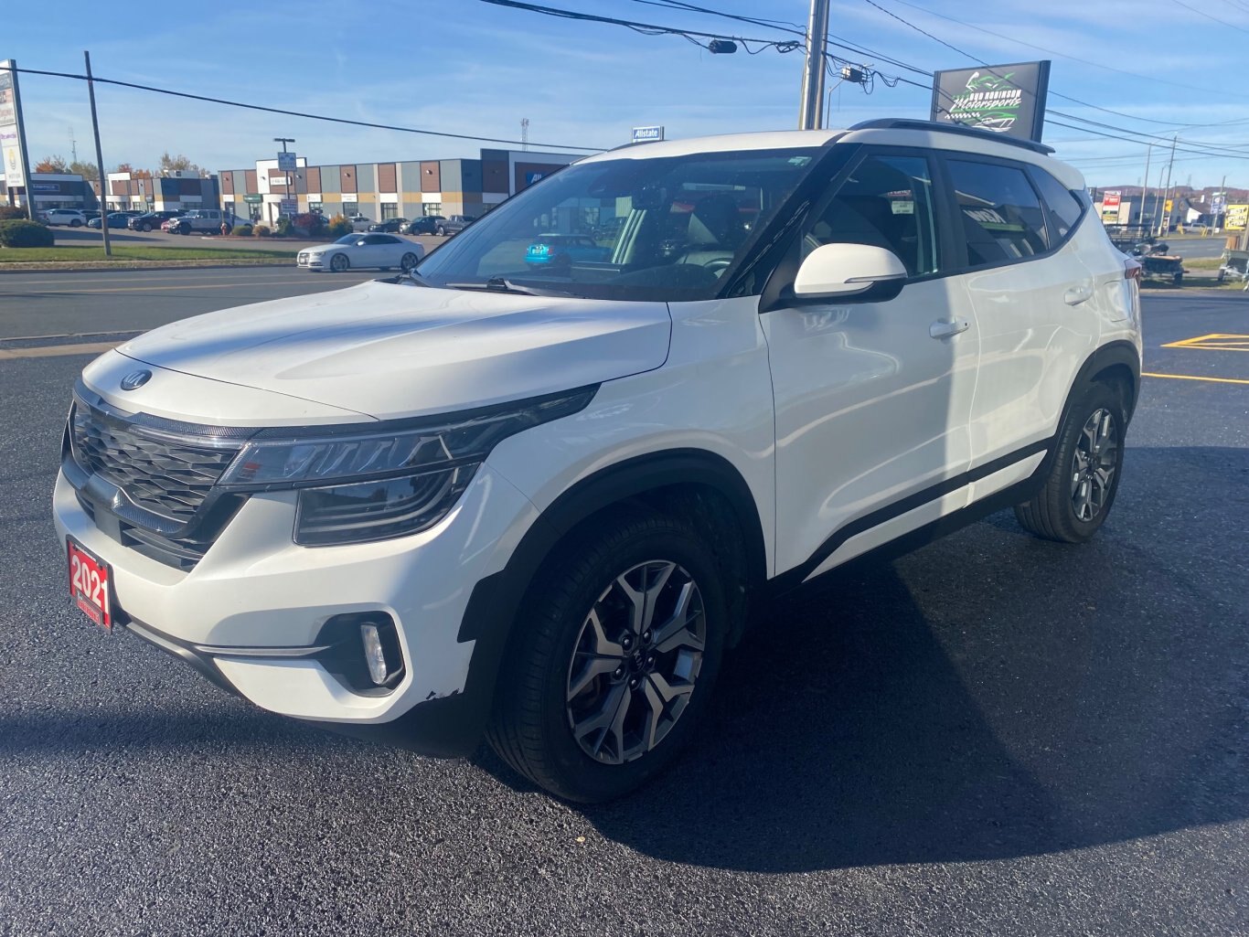 2021 KIA SELTOS EX PREMIUM AWD WITH SUNROOF, LEATHER SEATS, HEATED/COOLED SEATS, HEATED STEERING WHEEL, REAR VIEW CAMERA AND NAVIGATION!!