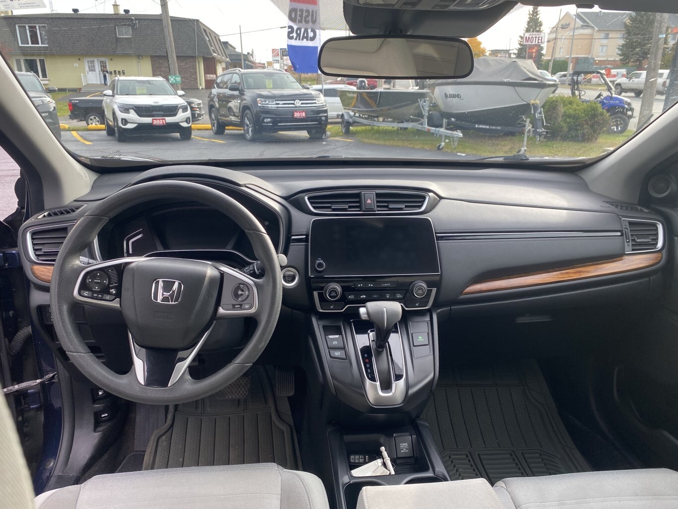 2017 HONDA CR V EX AWD WITH SUNROOF, HEATED SEATS AND REAR VIEW CAMERA!!