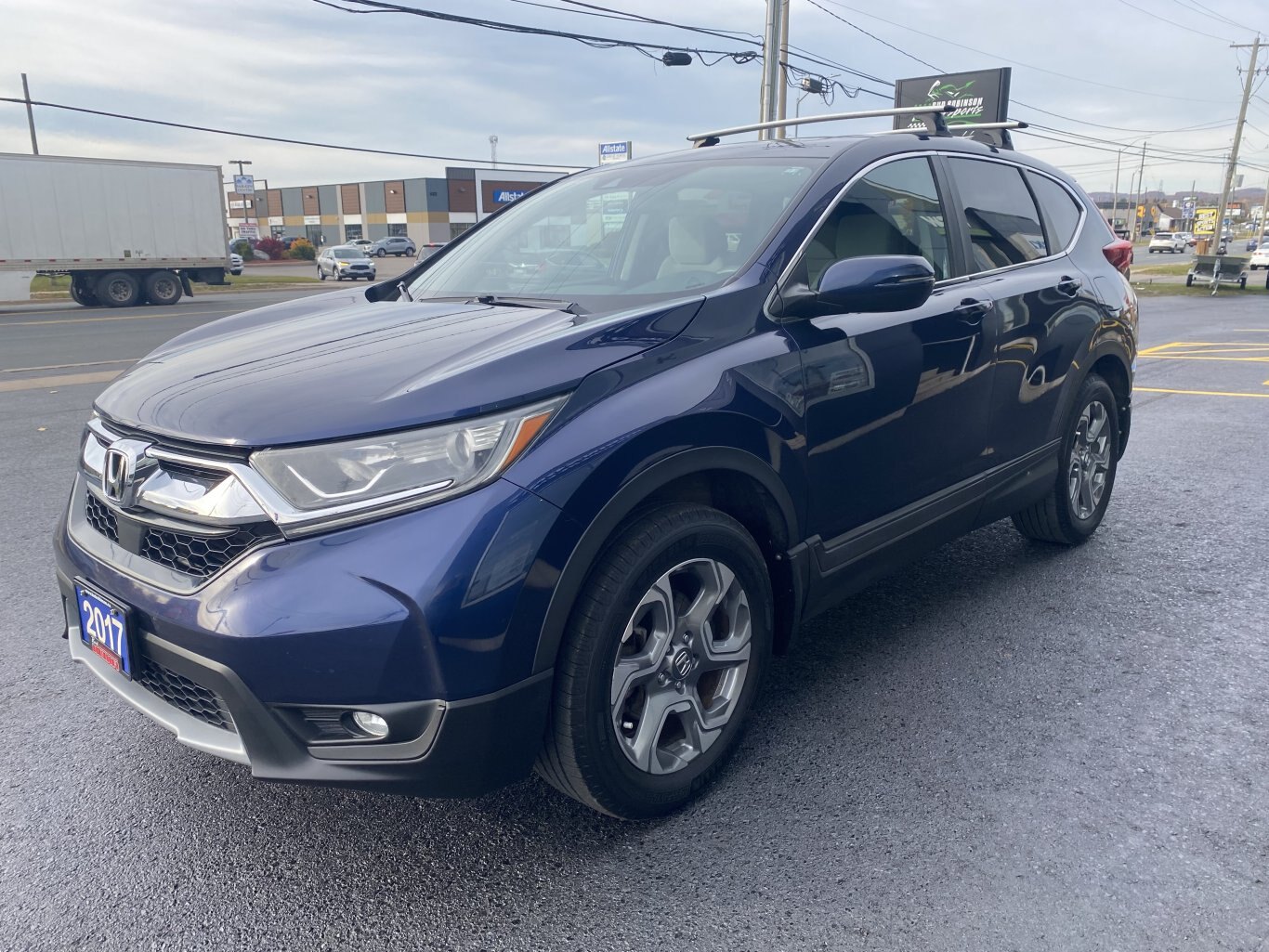 2017 HONDA CR V EX AWD WITH SUNROOF, HEATED SEATS AND REAR VIEW CAMERA!!