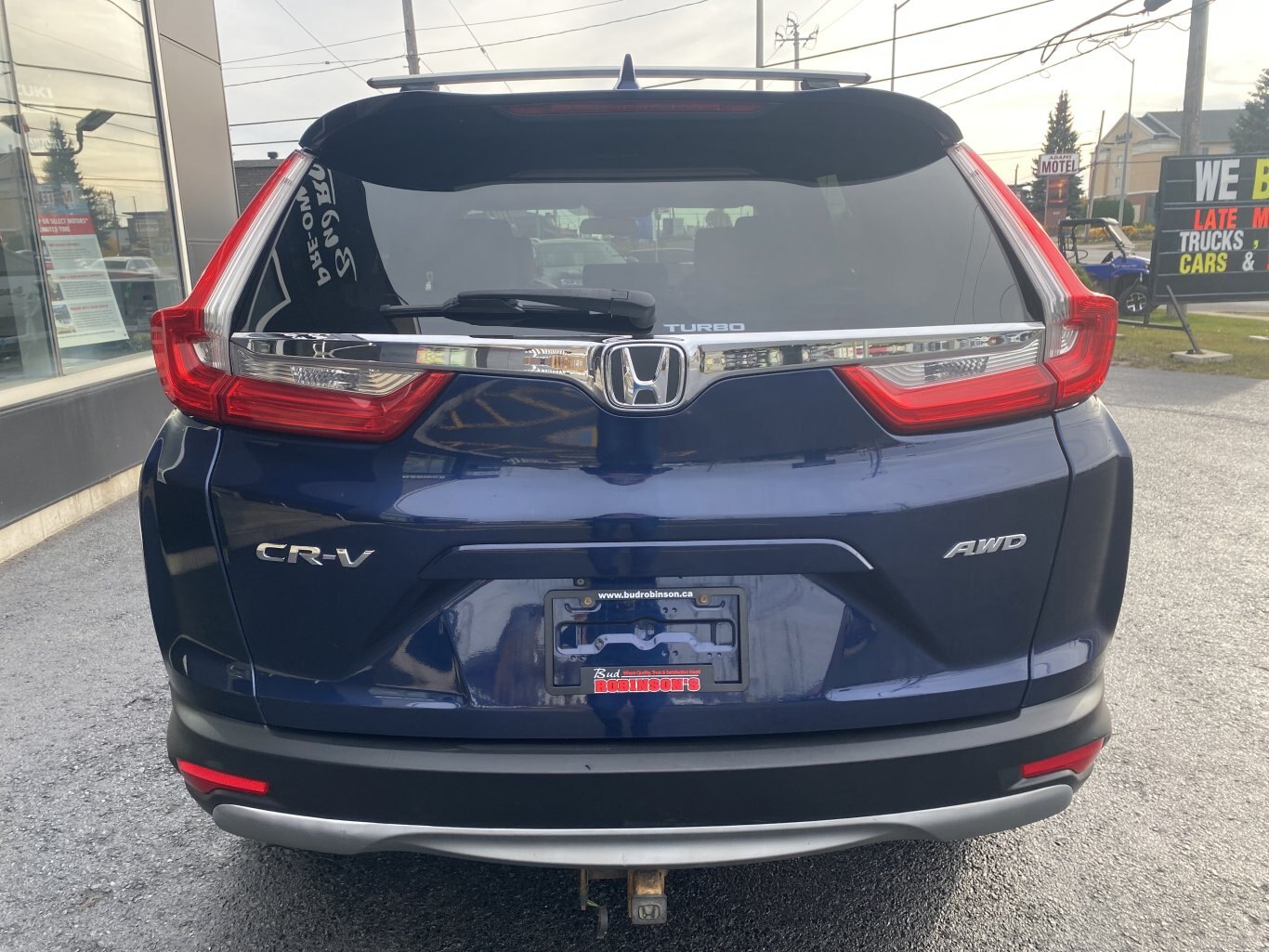 2017 HONDA CR V EX AWD WITH SUNROOF, HEATED SEATS AND REAR VIEW CAMERA!!