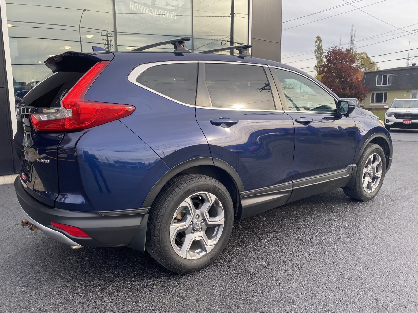 2017 HONDA CR V EX AWD WITH SUNROOF, HEATED SEATS AND REAR VIEW CAMERA!!