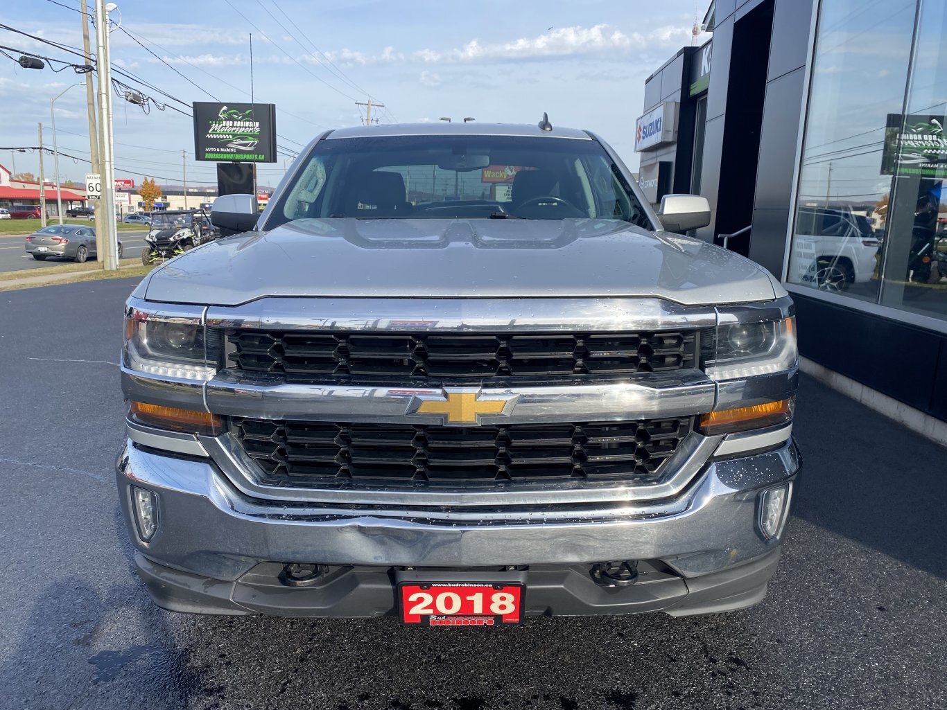 2018 CHEVROLET SILVERADO LT 4X4 CREW CAB WITH TONNEAU COVER, HEATED SEATS, REAR VIEW CAMERA AND NAVIGATION!!