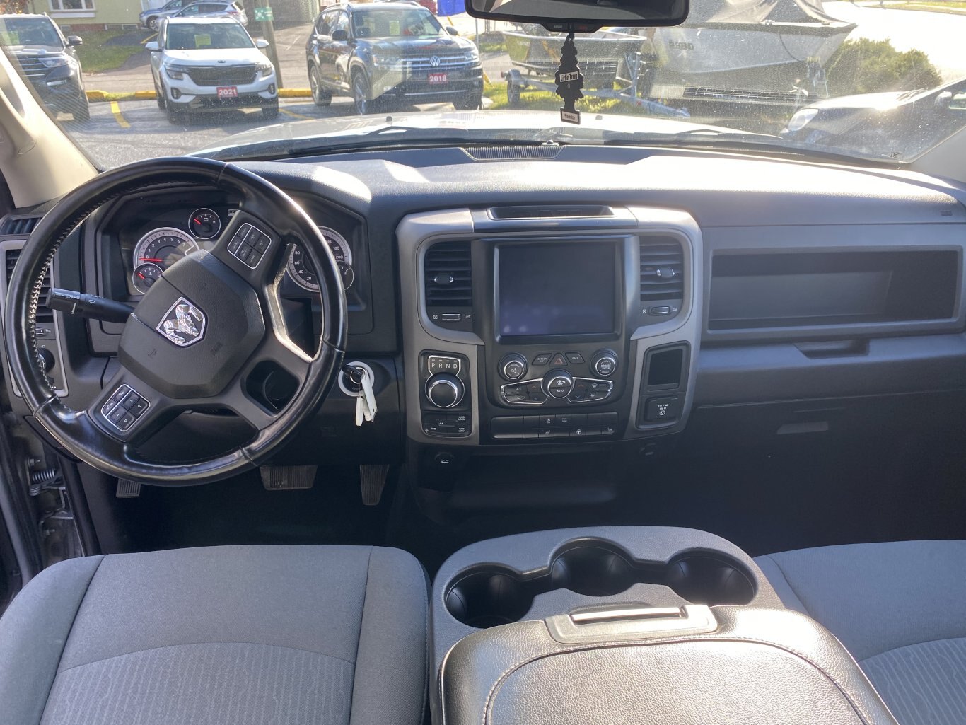 2021 DODGE RAM 1500 CLASSIC TRADESMAN 4X4 CREW CAB WITH HEATED SEATS, HEATED STEERING WHEEL AND REAR VIEW CAMERA!!