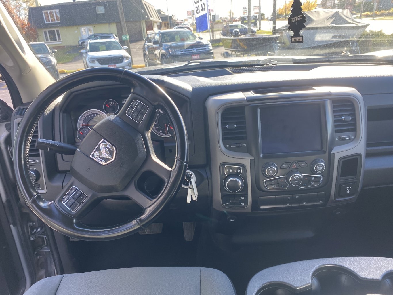 2021 DODGE RAM 1500 CLASSIC TRADESMAN 4X4 CREW CAB WITH HEATED SEATS, HEATED STEERING WHEEL AND REAR VIEW CAMERA!!