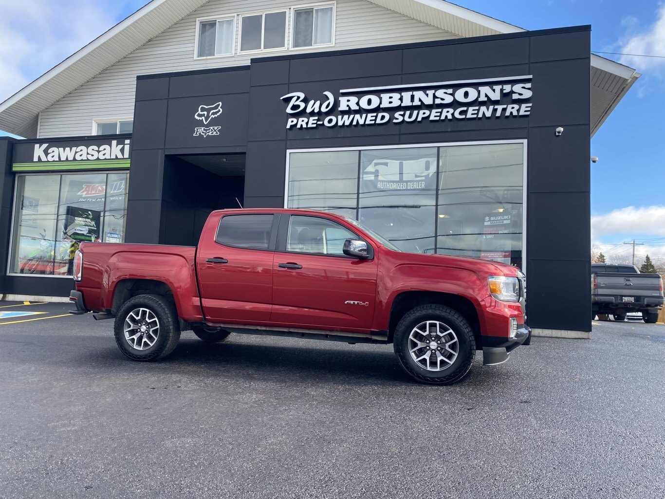 2021 GMC CANYON AT4 4X4 CREW CAB ( PREVIOUS RENTAL ) WITH LEATHER SEATS, HEATED SEATS, ONSTAR SERVICES, REMOTE START AND REAR VIEW CAMERA!!