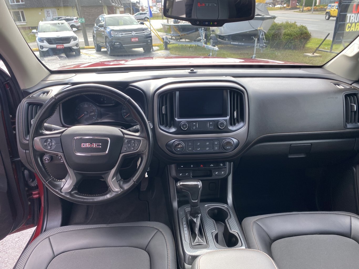 2021 GMC CANYON AT4 4X4 CREW CAB ( PREVIOUS RENTAL ) WITH LEATHER SEATS, HEATED SEATS, ONSTAR SERVICES, REMOTE START AND REAR VIEW CAMERA!!