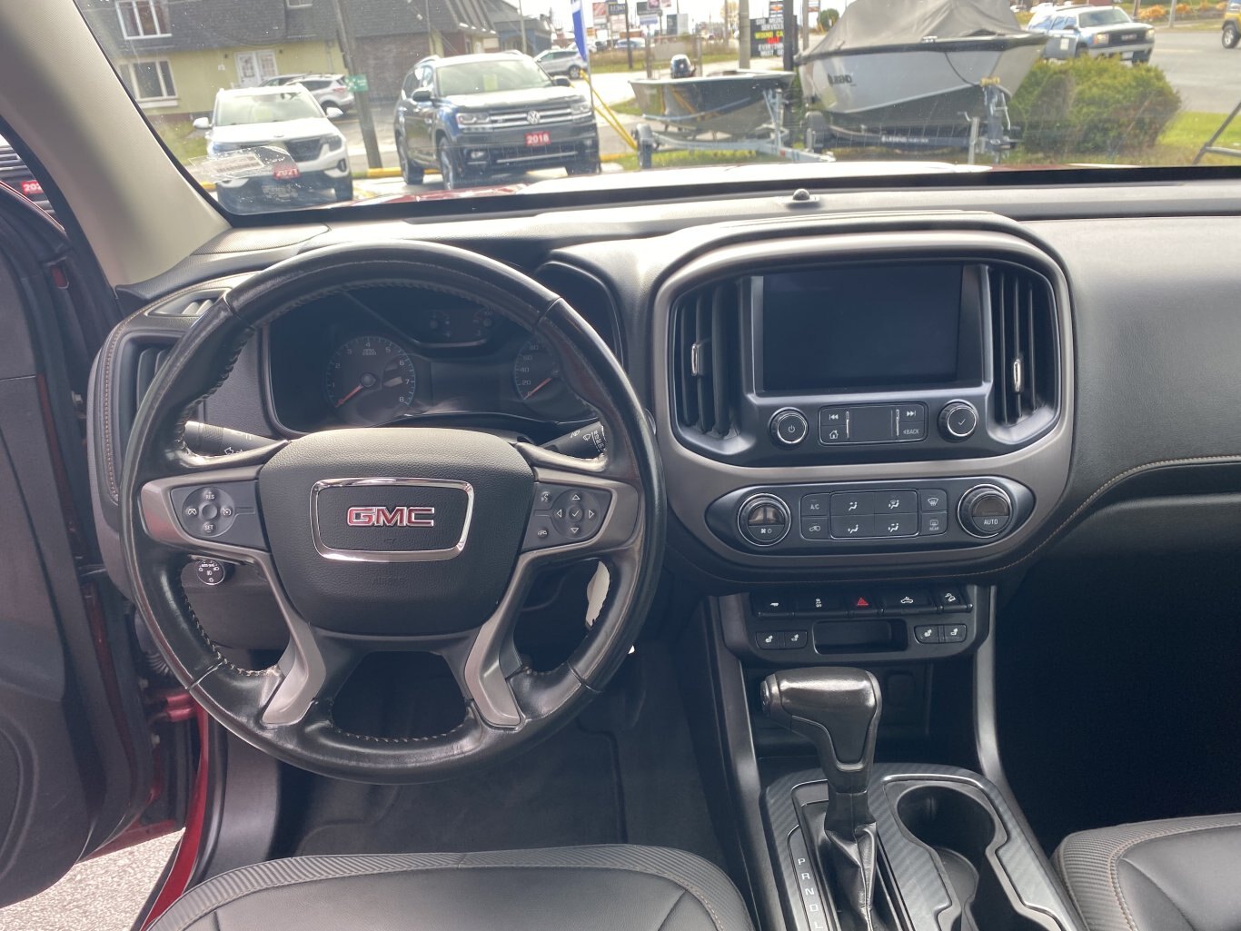 2021 GMC CANYON AT4 4X4 CREW CAB ( PREVIOUS RENTAL ) WITH LEATHER SEATS, HEATED SEATS, ONSTAR SERVICES, REMOTE START AND REAR VIEW CAMERA!!