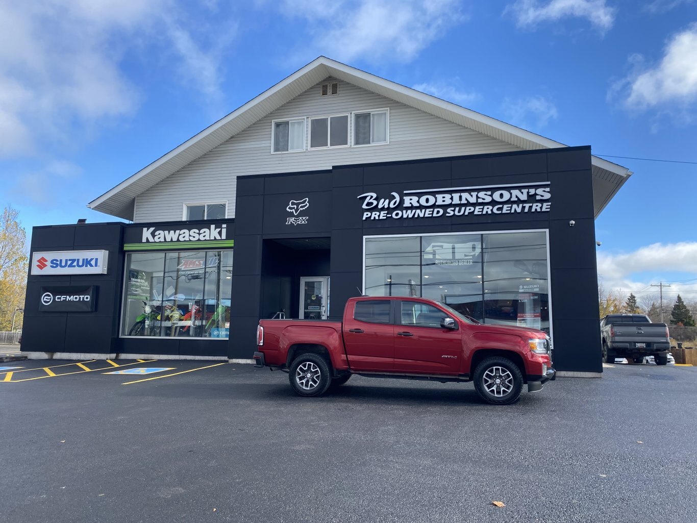 2021 GMC CANYON AT4 4X4 CREW CAB ( PREVIOUS RENTAL )  WITH LEATHER SEATS, HEATED SEATS, ONSTAR SERVICES, REMOTE START AND REAR-VIEW CAMERA!!