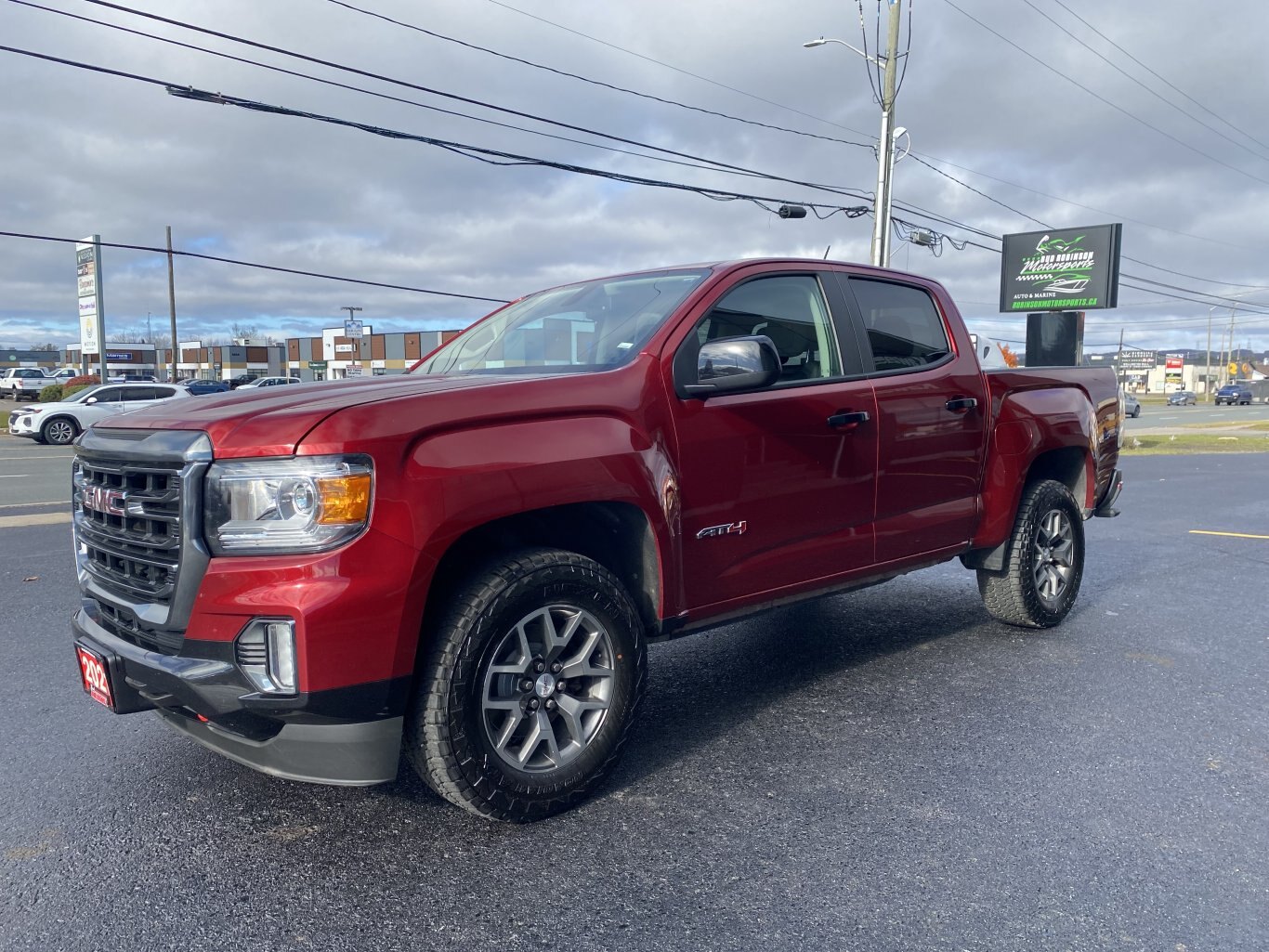 2021 GMC CANYON AT4 4X4 CREW CAB ( PREVIOUS RENTAL ) WITH LEATHER SEATS, HEATED SEATS, ONSTAR SERVICES, REMOTE START AND REAR VIEW CAMERA!!