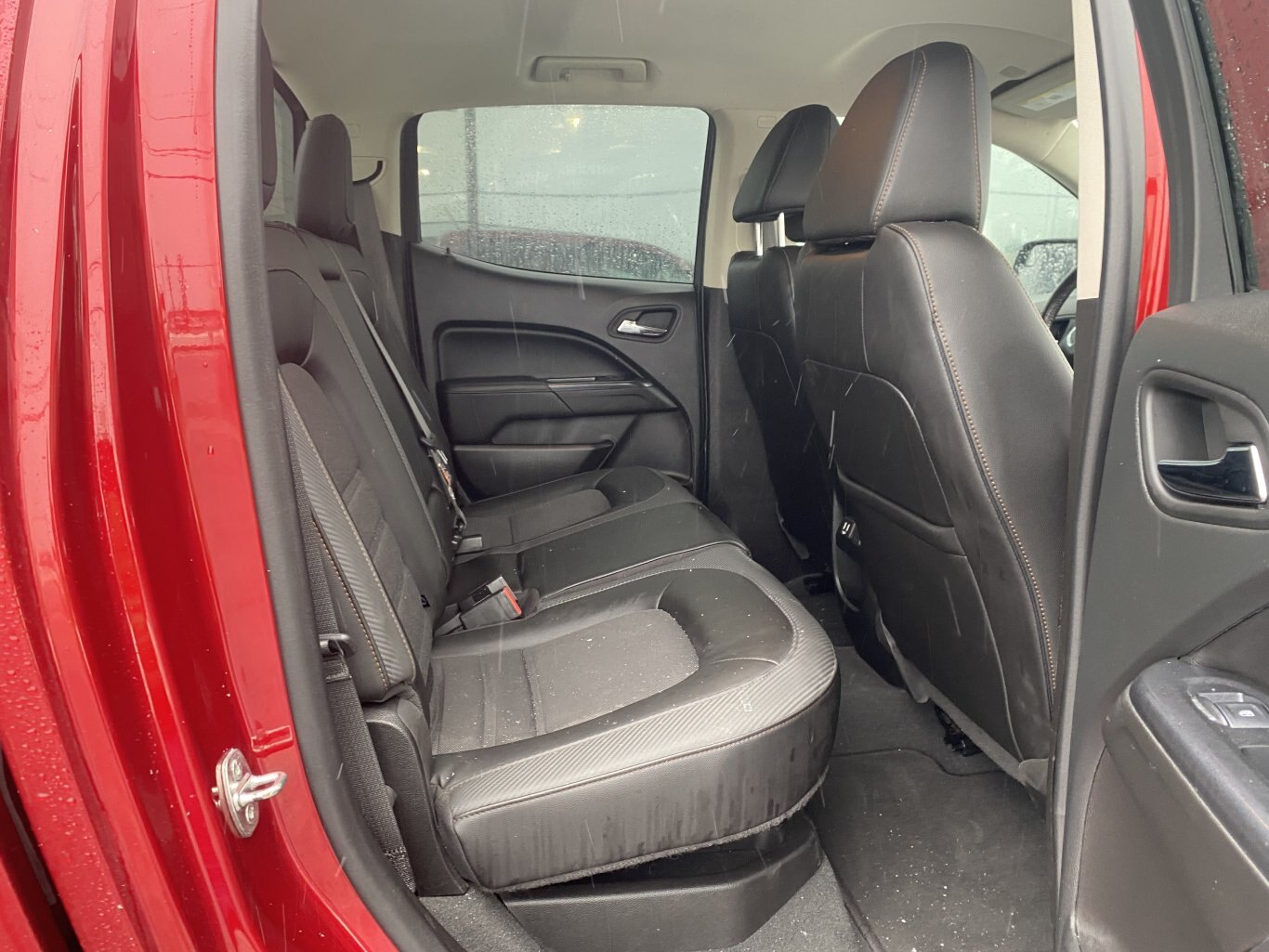 2021 GMC CANYON AT4 4X4 CREW CAB ( PREVIOUS RENTAL ) WITH LEATHER SEATS, HEATED SEATS, ONSTAR SERVICES, REMOTE START AND REAR VIEW CAMERA!!