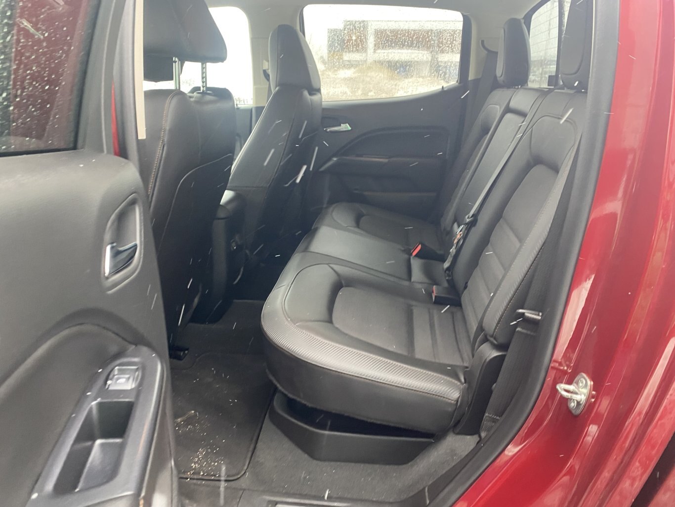 2021 GMC CANYON AT4 4X4 CREW CAB ( PREVIOUS RENTAL ) WITH LEATHER SEATS, HEATED SEATS, ONSTAR SERVICES, REMOTE START AND REAR VIEW CAMERA!!