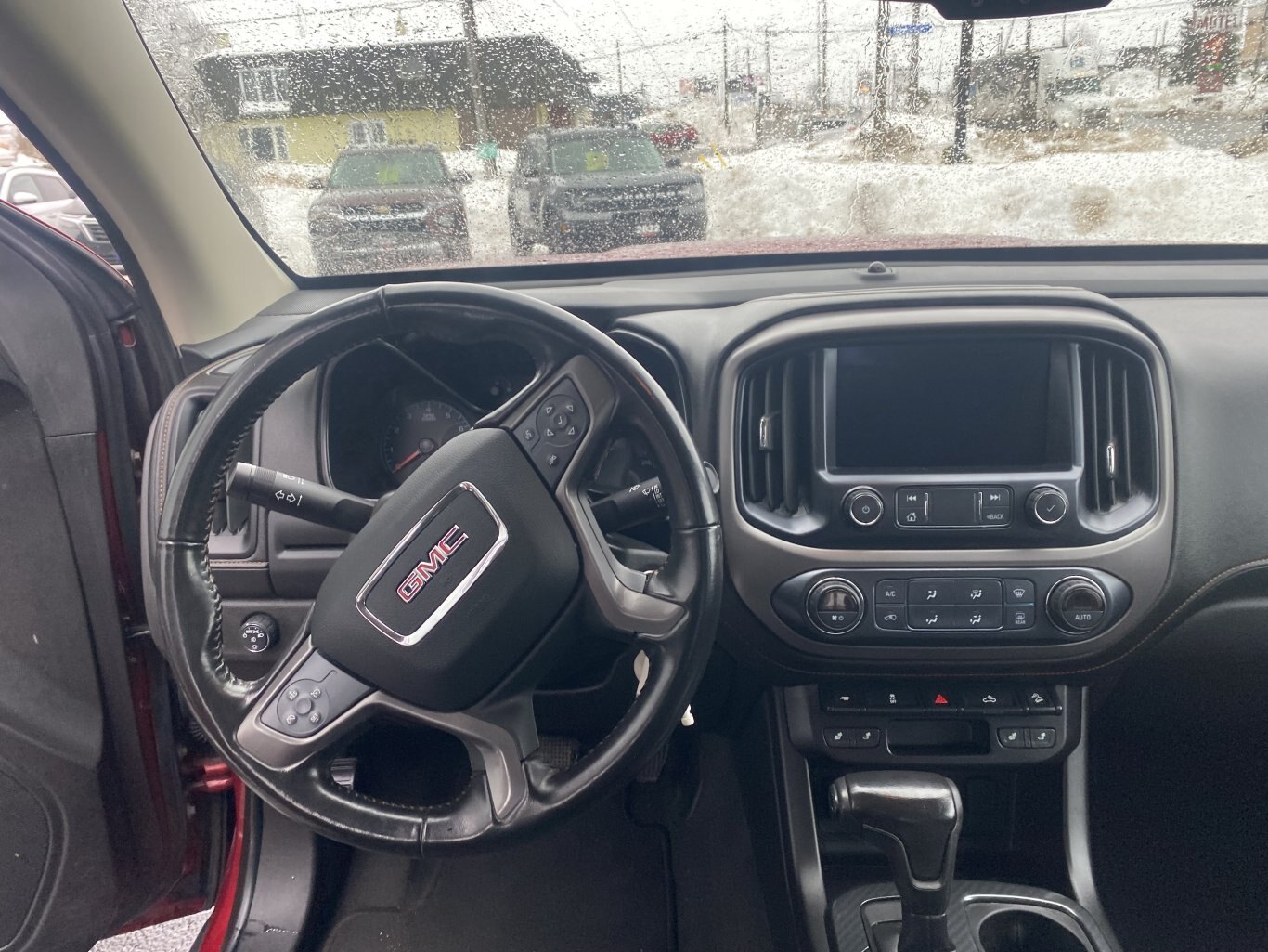 2021 GMC CANYON AT4 4X4 CREW CAB ( PREVIOUS RENTAL ) WITH LEATHER SEATS, HEATED SEATS, ONSTAR SERVICES, REMOTE START AND REAR VIEW CAMERA!!