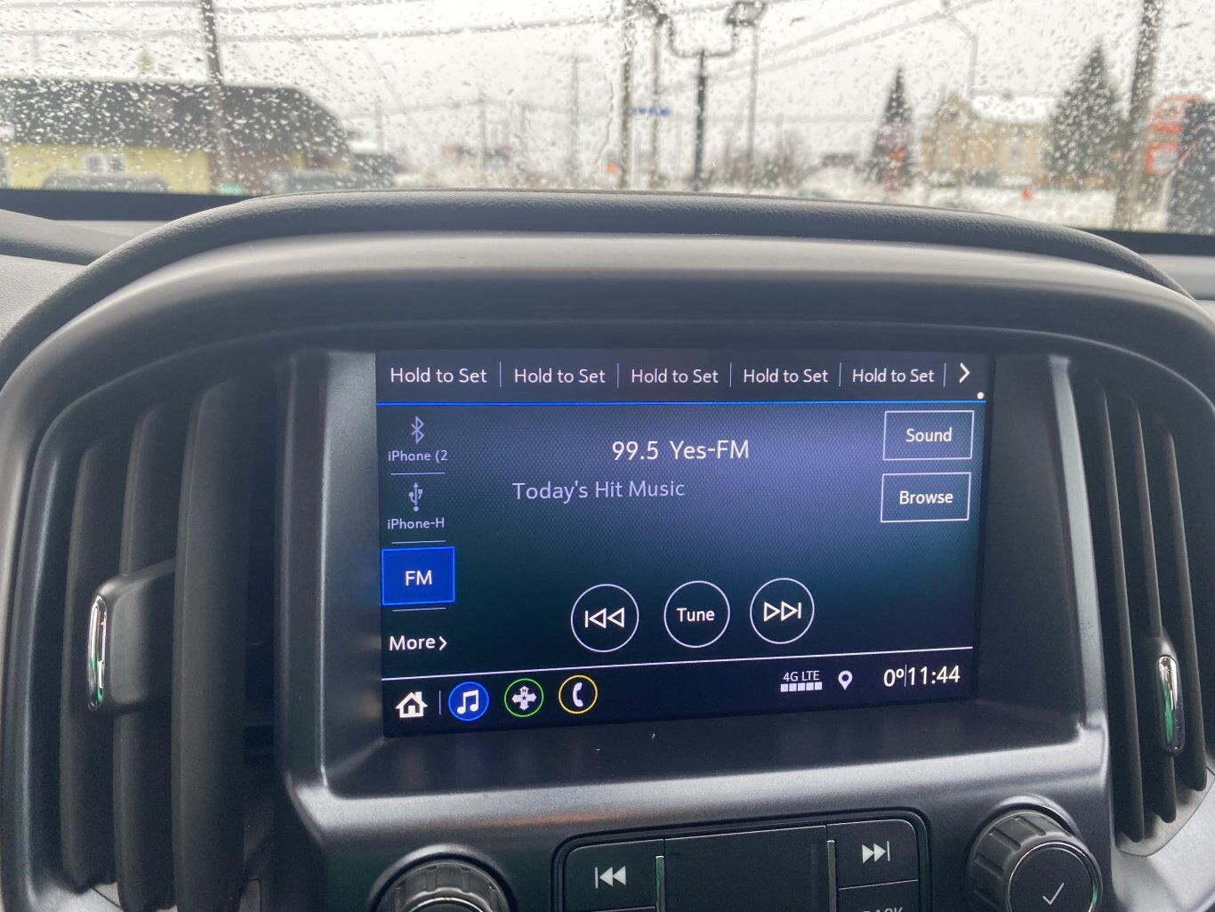 2021 GMC CANYON AT4 4X4 CREW CAB ( PREVIOUS RENTAL ) WITH LEATHER SEATS, HEATED SEATS, ONSTAR SERVICES, REMOTE START AND REAR VIEW CAMERA!!