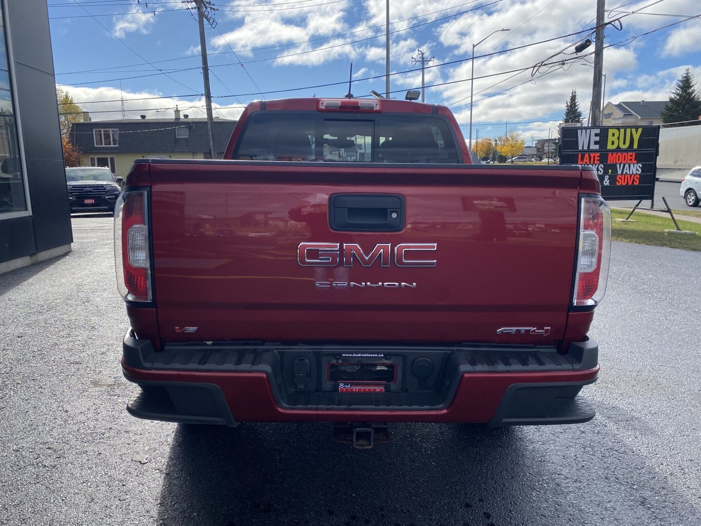 2021 GMC CANYON AT4 4X4 CREW CAB ( PREVIOUS RENTAL ) WITH LEATHER SEATS, HEATED SEATS, ONSTAR SERVICES, REMOTE START AND REAR VIEW CAMERA!!