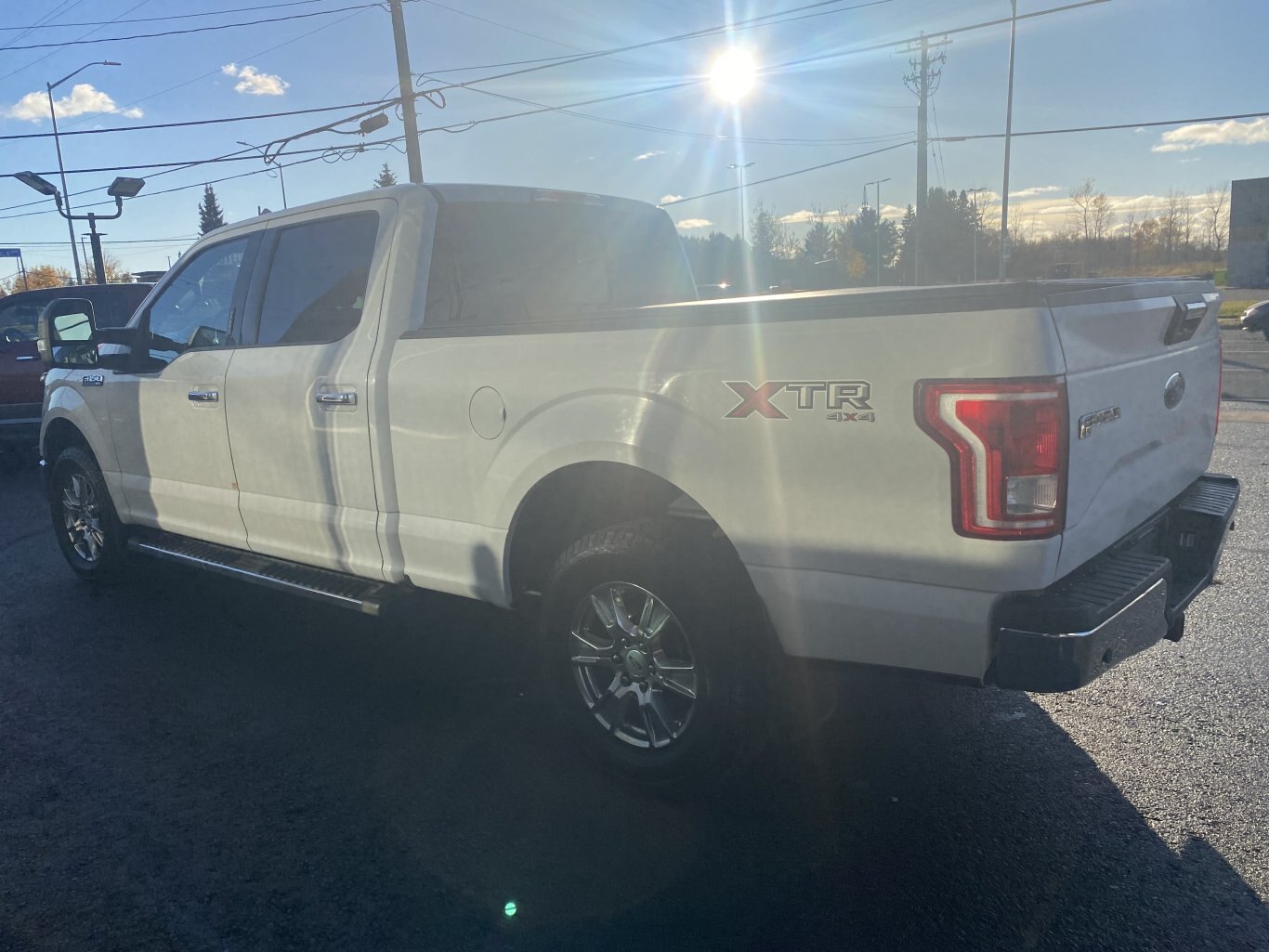 2017 FORD F 150 XTR 4X4 SUPERCREW 6.5 ft BOX WITH HEATED SEATS, REAR VIEW CAMERA AND NAVIGATION!!