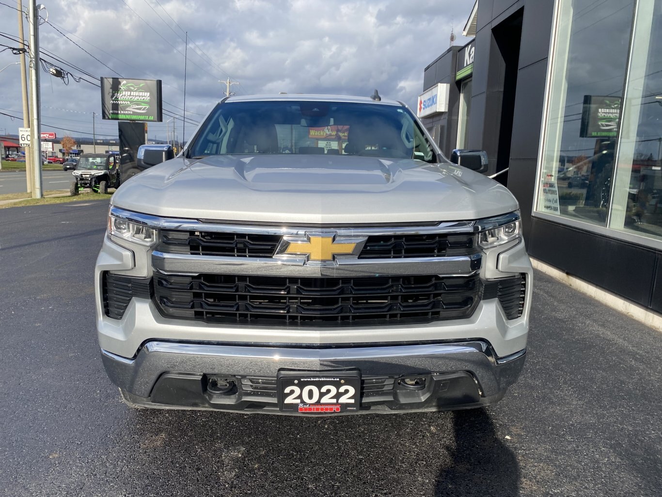 2022 CHEVROLET SILVERADO 1500 LT 4X4 DOUBLE CAB ( PREVIOUS RENTAL ) WITH REMOTE START, HEATED SEATS AND REAR VIEW CAMERA!!