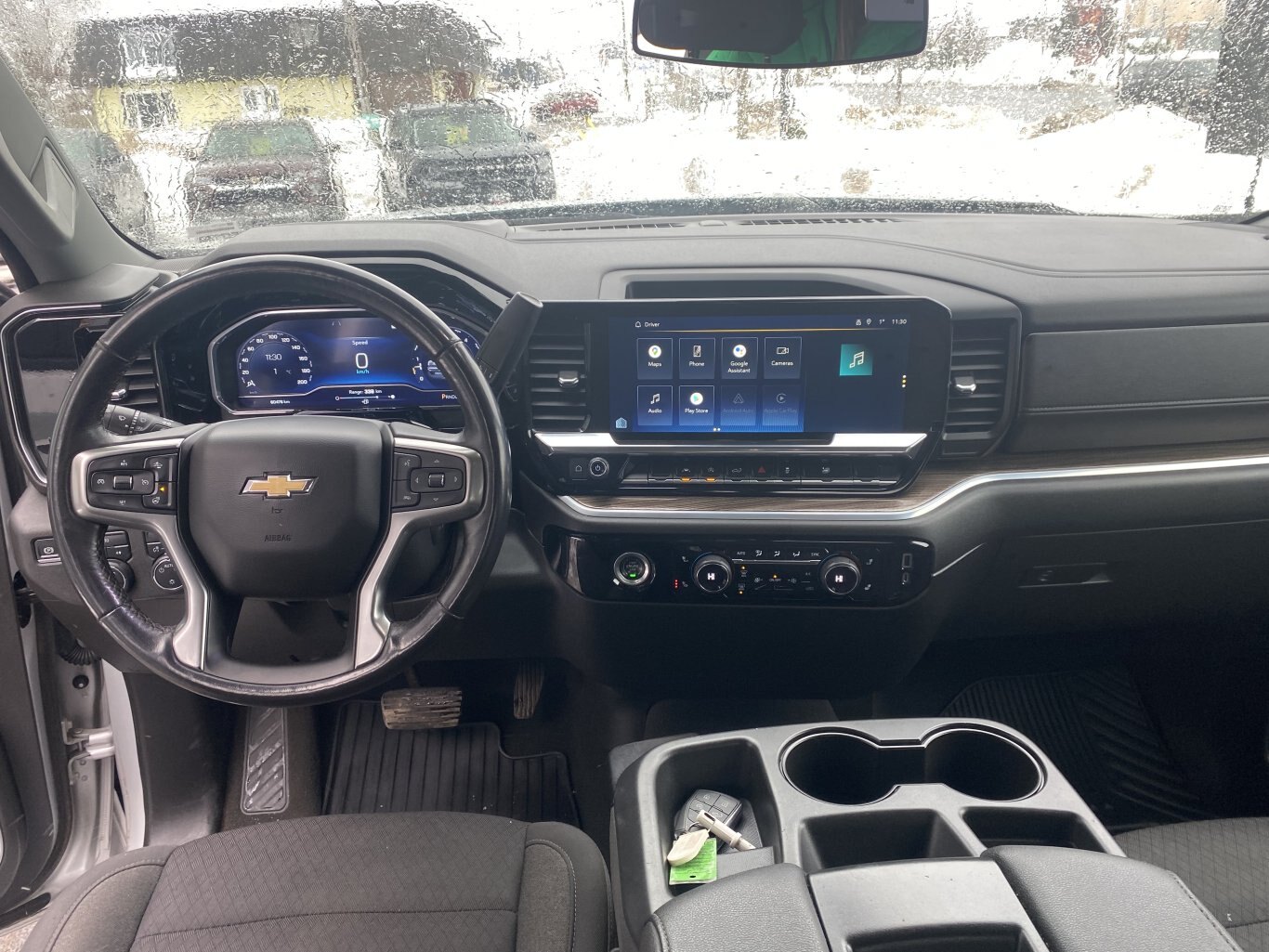 2022 CHEVROLET SILVERADO 1500 LT 4X4 DOUBLE CAB ( PREVIOUS RENTAL ) WITH REMOTE START, HEATED SEATS AND REAR VIEW CAMERA!!