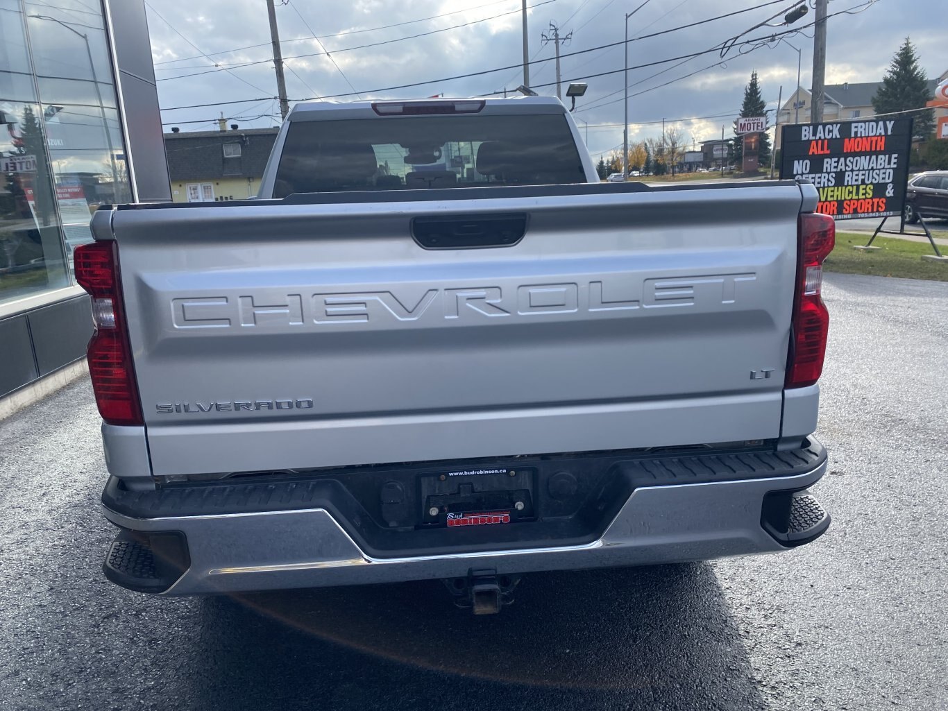 2022 CHEVROLET SILVERADO 1500 LT 4X4 DOUBLE CAB ( PREVIOUS RENTAL ) WITH REMOTE START, HEATED SEATS AND REAR VIEW CAMERA!!