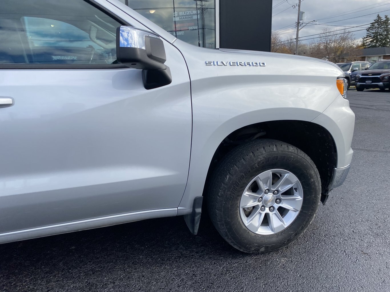 2022 CHEVROLET SILVERADO 1500 LT 4X4 DOUBLE CAB ( PREVIOUS RENTAL ) WITH REMOTE START, HEATED SEATS AND REAR VIEW CAMERA!!