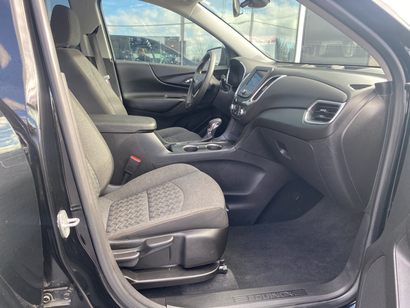 2023 CHEVROLET EQUINOX LT AWD ( PREVIOUS RENTAL ) WITH HEATED SEATS, REAR VIEW CAMERA AND ONSTAR SERVICES!!