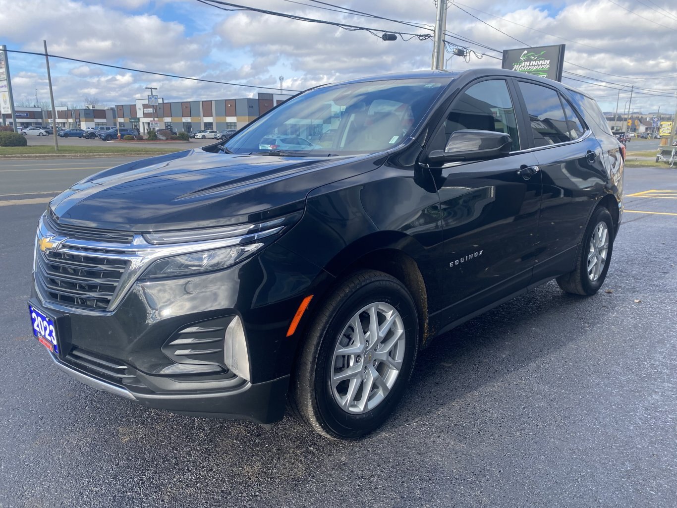 2023 CHEVROLET EQUINOX LT AWD ( PREVIOUS RENTAL ) WITH HEATED SEATS, REAR VIEW CAMERA AND ONSTAR SERVICES!!