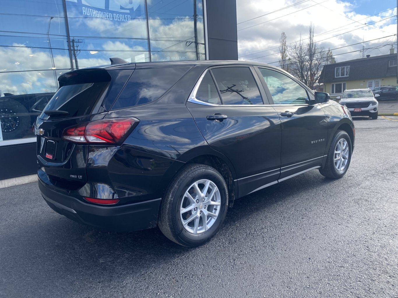 2023 CHEVROLET EQUINOX LT AWD ( PREVIOUS RENTAL ) WITH HEATED SEATS, REAR VIEW CAMERA AND ONSTAR SERVICES!!