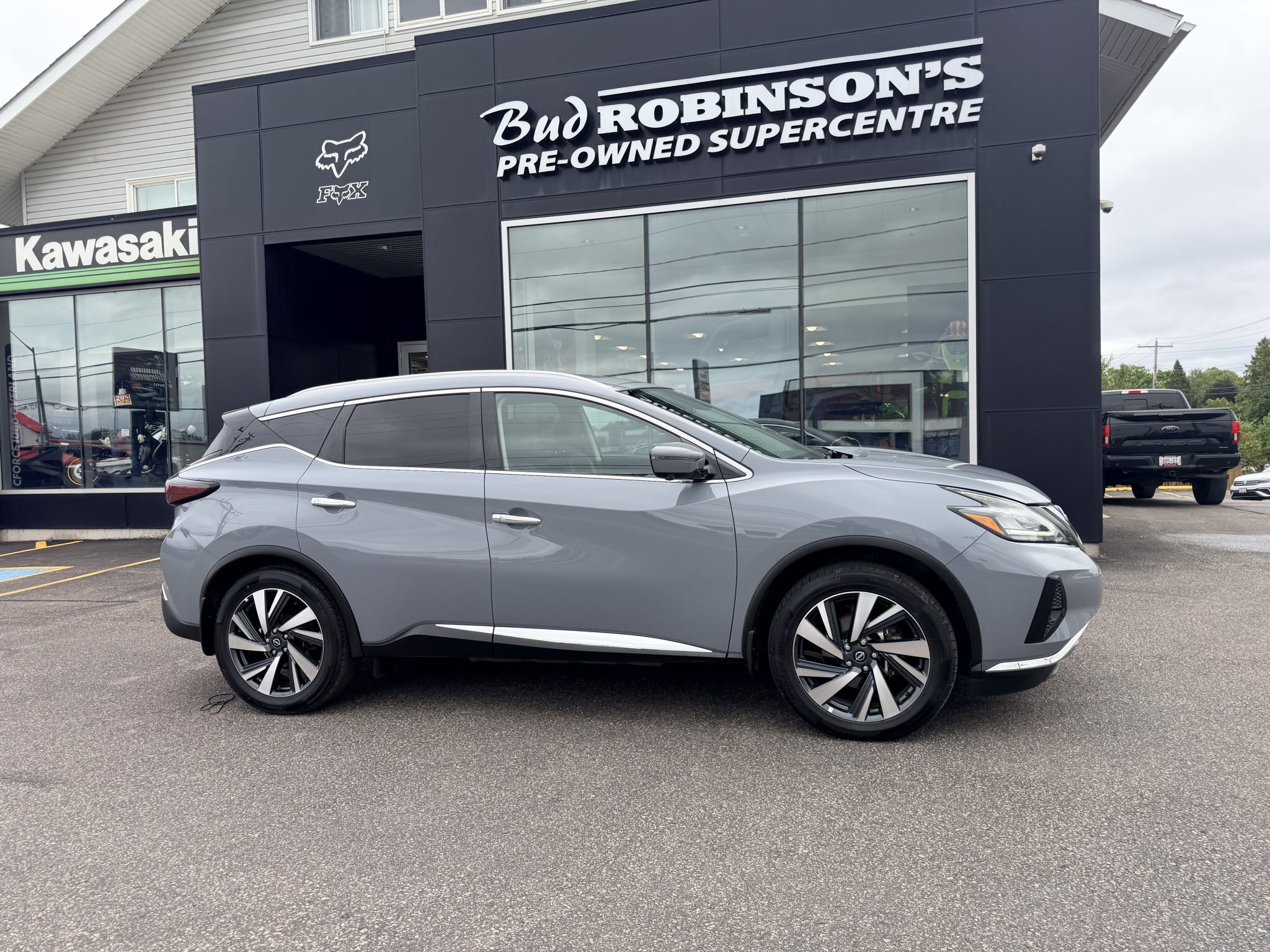 2023 NISSAN MURANO SL AWD ( PREVIOUS RENTAL ) WITH SUNROOF, LEATHER SEATS, HEATED SEATS, REAR VIEW CAMERA, REMOTE START, HEATED STEERING WHEEL, POWER TRUNK AND NAVIGATION!!