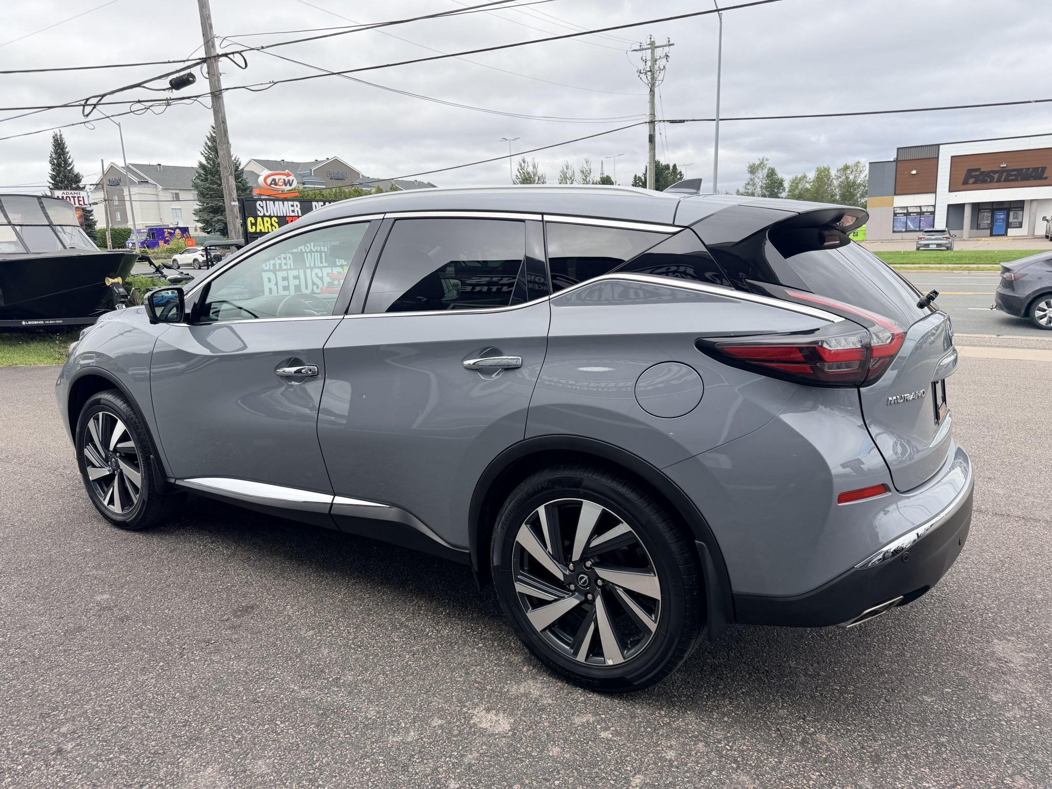 2023 NISSAN MURANO SL AWD ( PREVIOUS RENTAL ) WITH SUNROOF, LEATHER SEATS, HEATED SEATS, REAR VIEW CAMERA, REMOTE START, HEATED STEERING WHEEL, POWER TRUNK AND NAVIGATION!!