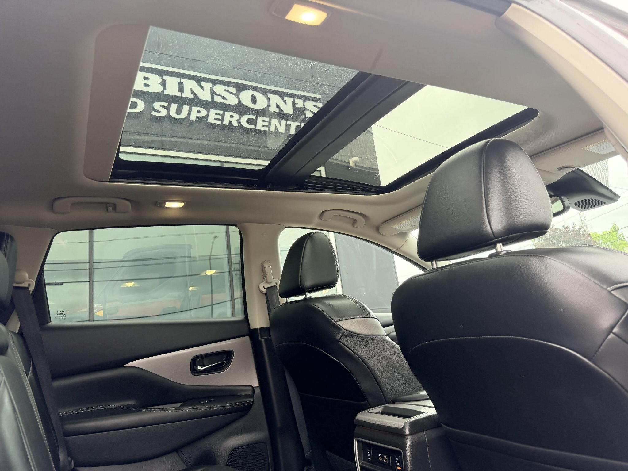 2023 NISSAN MURANO SL AWD ( PREVIOUS RENTAL ) WITH SUNROOF, LEATHER SEATS, HEATED SEATS, REAR VIEW CAMERA, REMOTE START, HEATED STEERING WHEEL, POWER TRUNK AND NAVIGATION!!