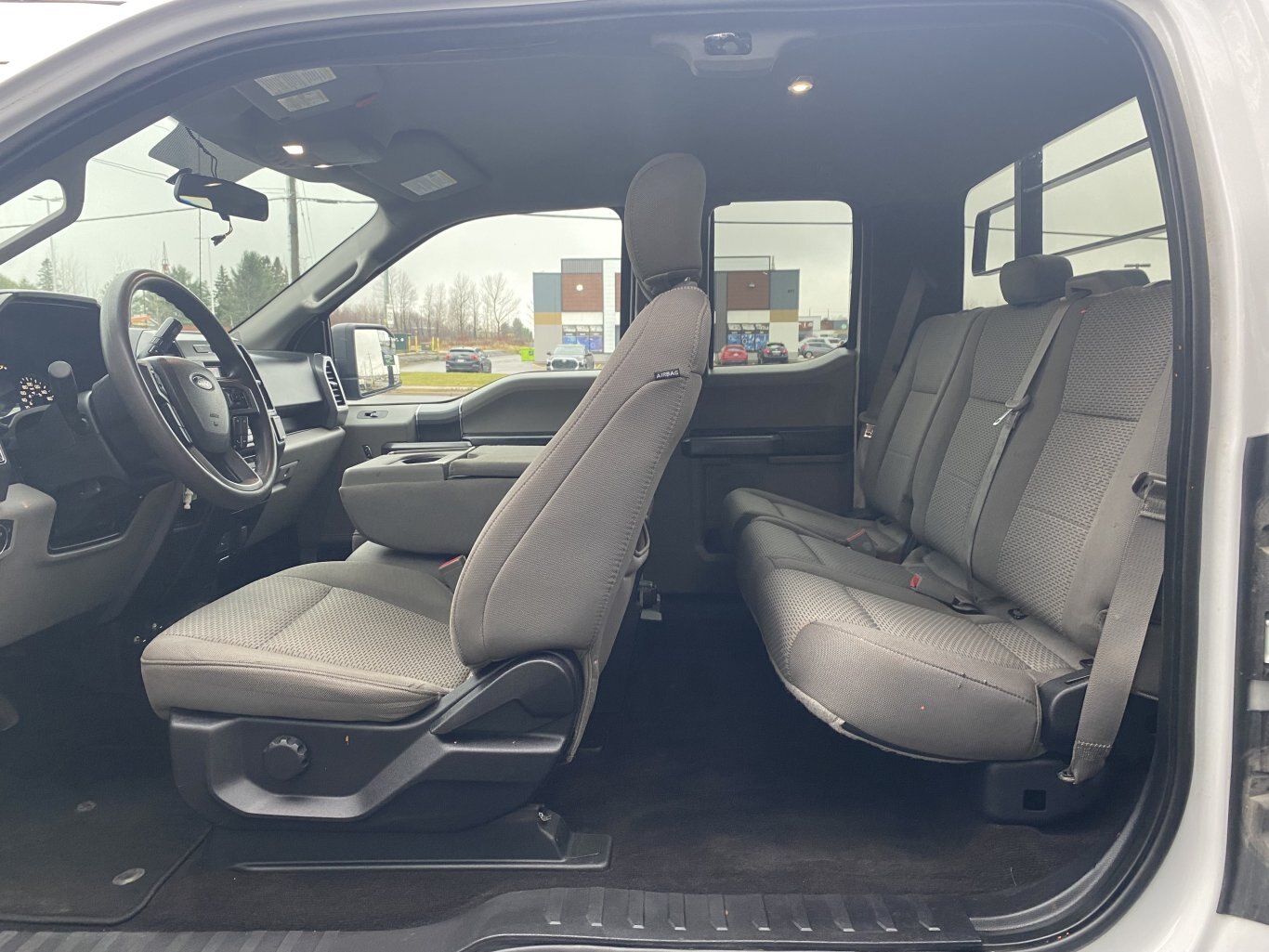 2018 FORD F 150 XTR SUPER CAB 6.5 FT BOX ( PREVIOUS RENTAL ) WITH TONNEAU COVER, BACK RACK AND REAR VIEW CAMERA!!