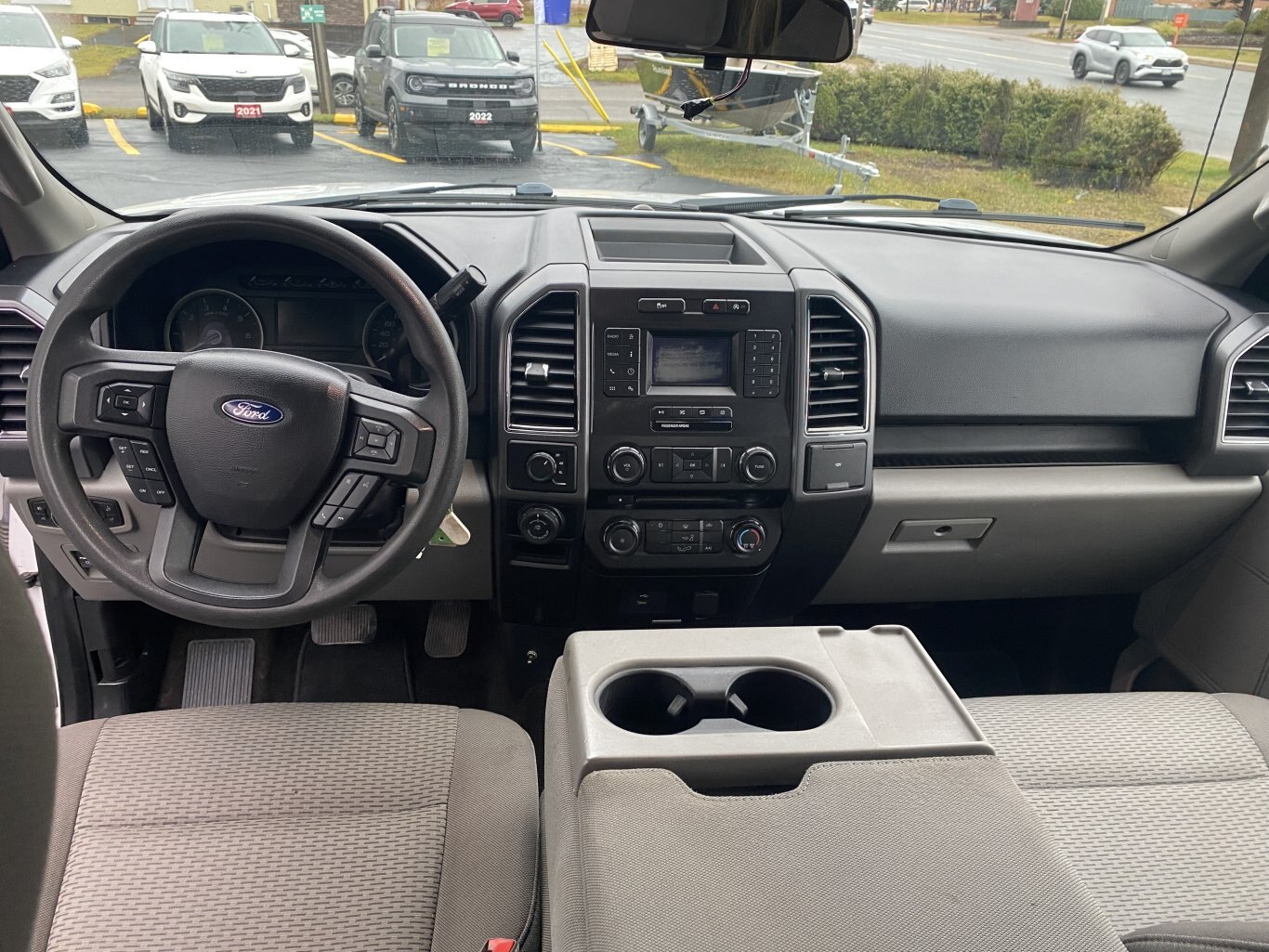 2018 FORD F 150 XTR SUPER CAB 6.5 FT BOX ( PREVIOUS RENTAL ) WITH TONNEAU COVER, BACK RACK AND REAR VIEW CAMERA!!