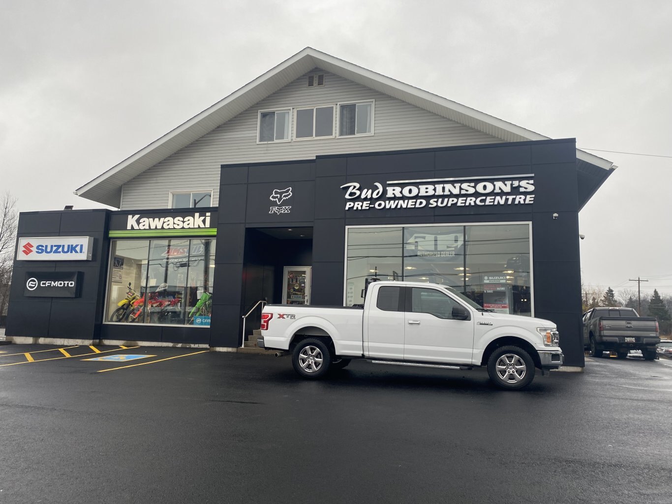 2018 FORD F-150 XTR SUPER CAB 6.5 FT BOX ( PREVIOUS RENTAL ) WITH TONNEAU COVER, BACK RACK AND REAR-VIEW CAMERA!!