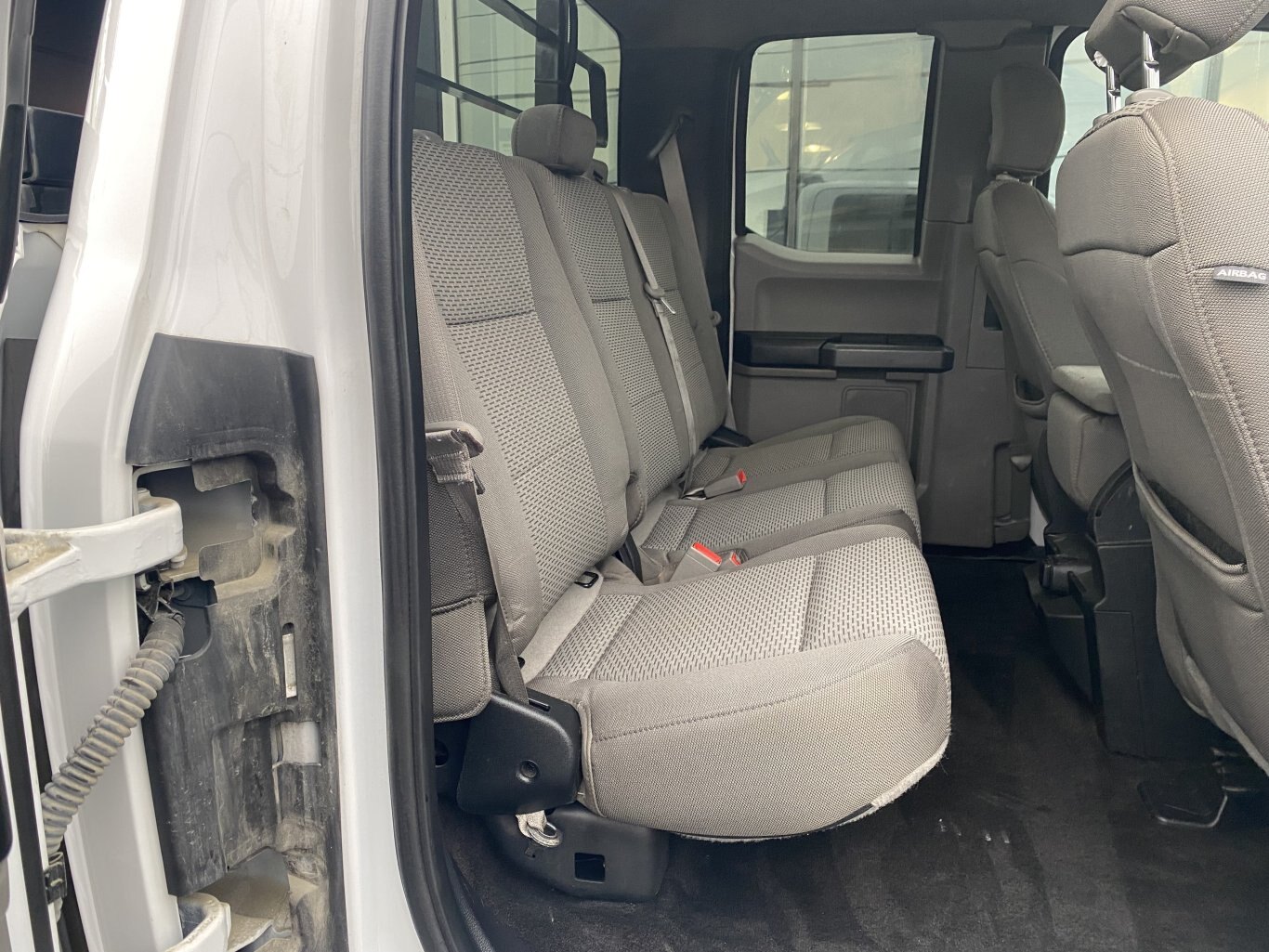 2018 FORD F 150 XTR SUPER CAB 6.5 FT BOX ( PREVIOUS RENTAL ) WITH TONNEAU COVER, BACK RACK AND REAR VIEW CAMERA!!