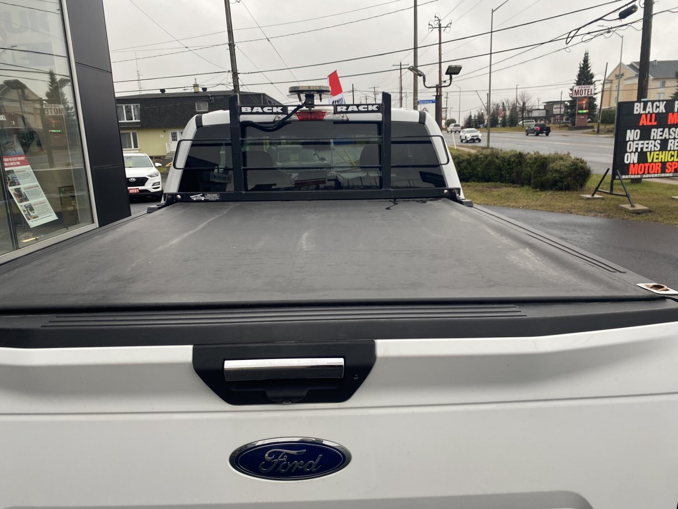 2018 FORD F 150 XTR SUPER CAB 6.5 FT BOX ( PREVIOUS RENTAL ) WITH TONNEAU COVER, BACK RACK AND REAR VIEW CAMERA!!