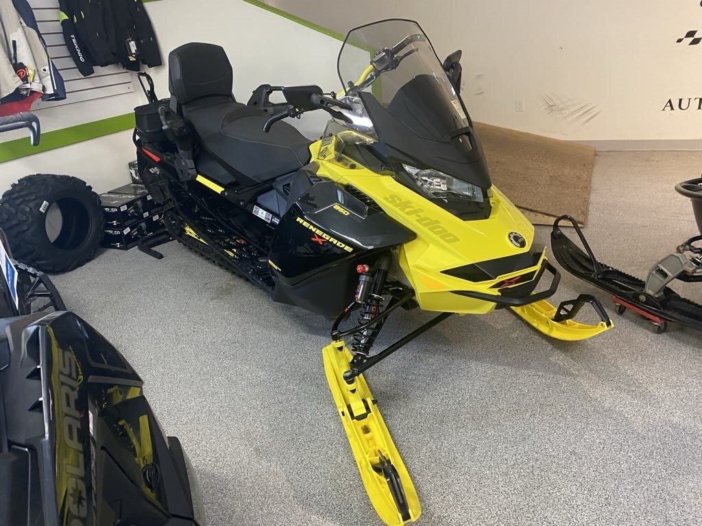 2022 Ski-Doo Renegade® X-RS® Rotax® 850 E-TEC® I. Rip. XT 1.25 7.2 Yellow