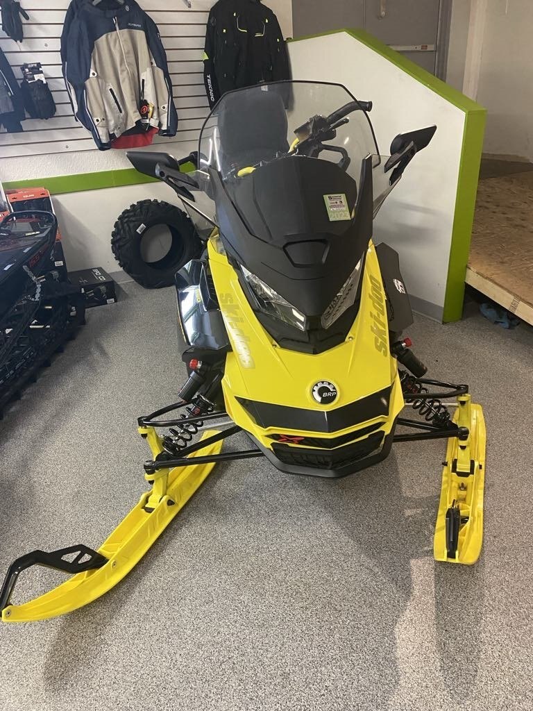 2022 Ski Doo Renegade® X RS® Rotax® 850 E TEC® I. Rip. XT 1.25 7.2 Yellow