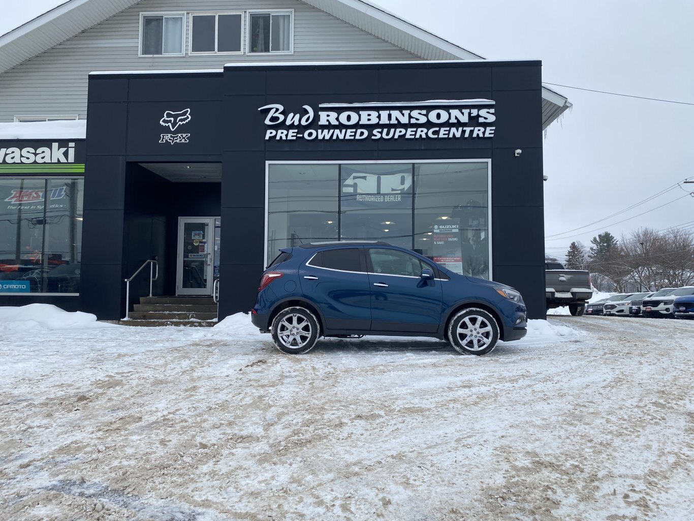 2019 BUICK ENCORE ESSENCE AWD W/LEATHER SEATS, SUNROOF, HEATED SEATS, REAR VIEW CAMERA, REMOTE START AND NAVIGATION!!